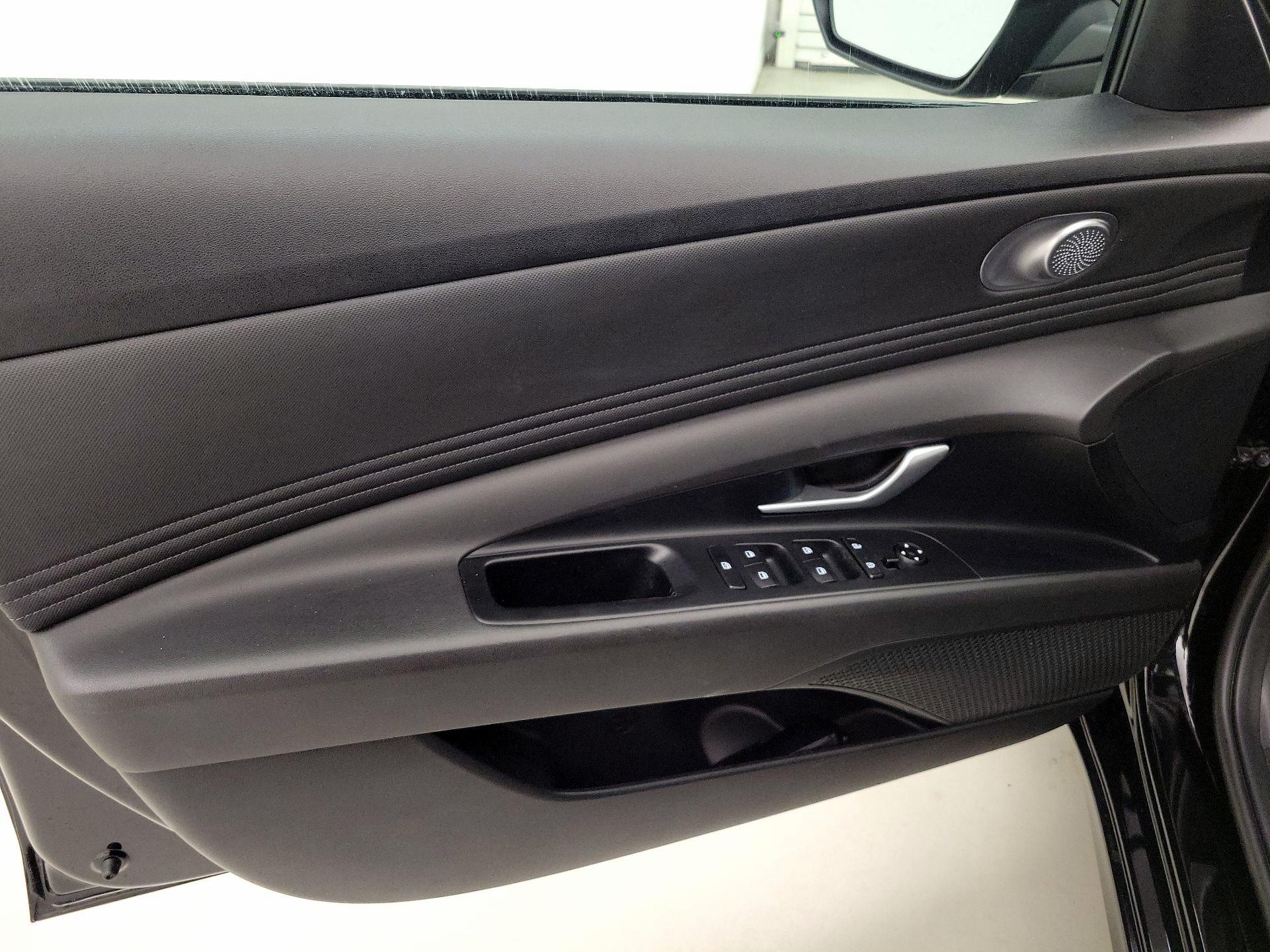 Thumbnail: 2023 Hyundai Elantra - 12