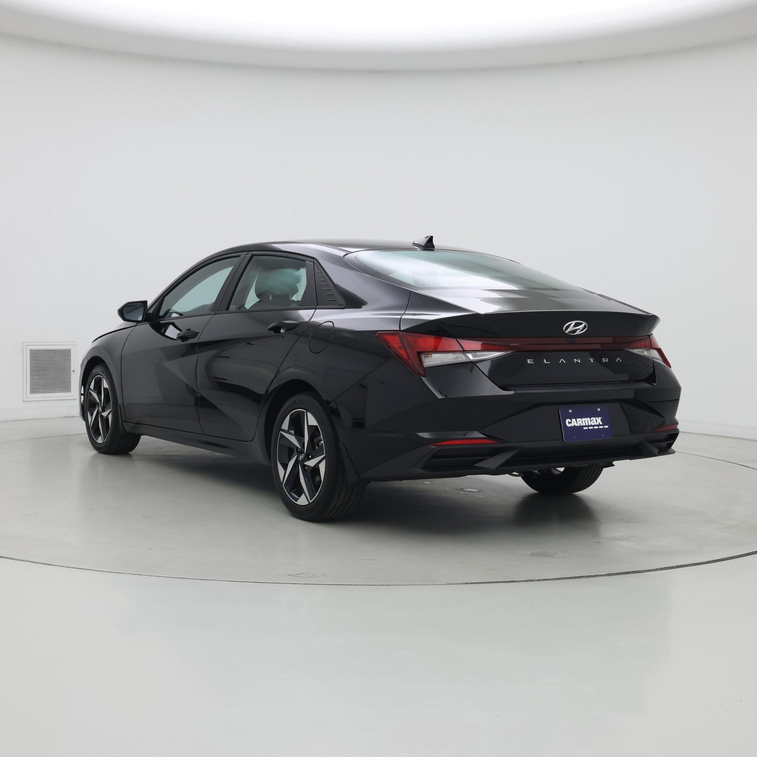 Thumbnail: 2023 Hyundai Elantra - 2