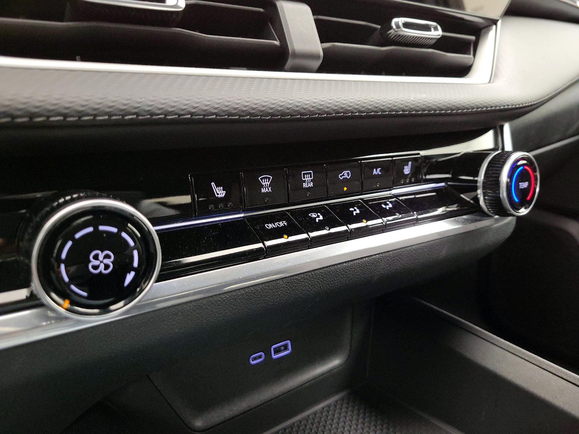 Thumbnail: 2025 Chevrolet Equinox - 16