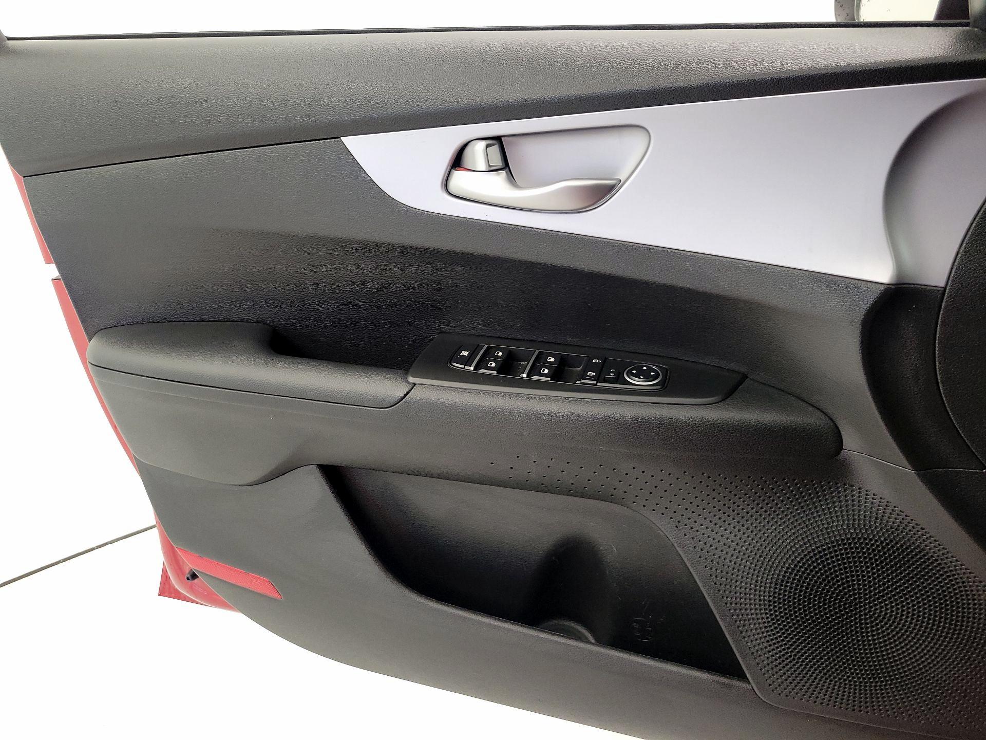 Thumbnail: 2024 Kia Forte - 12