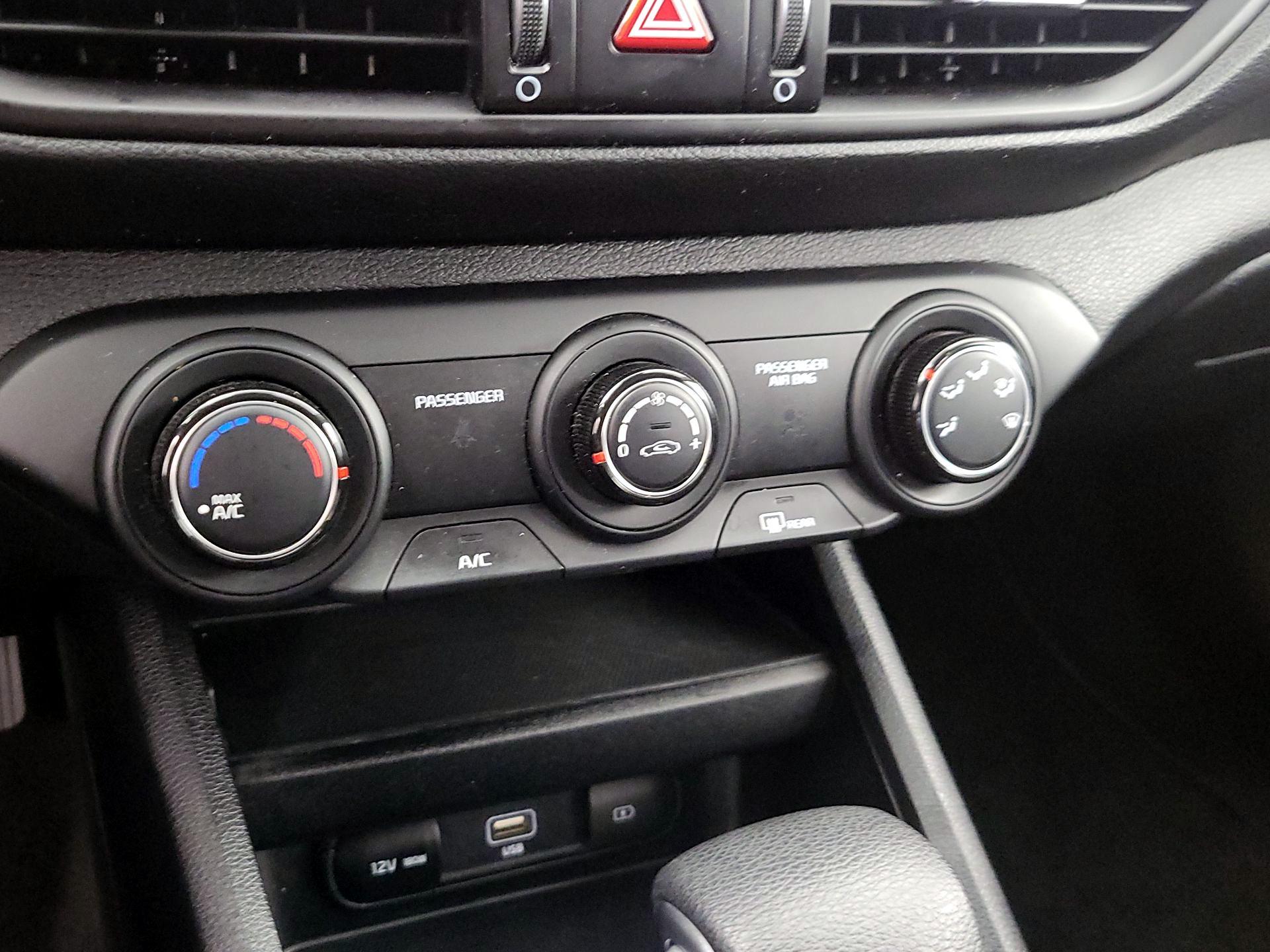 Thumbnail: 2024 Kia Forte - 16