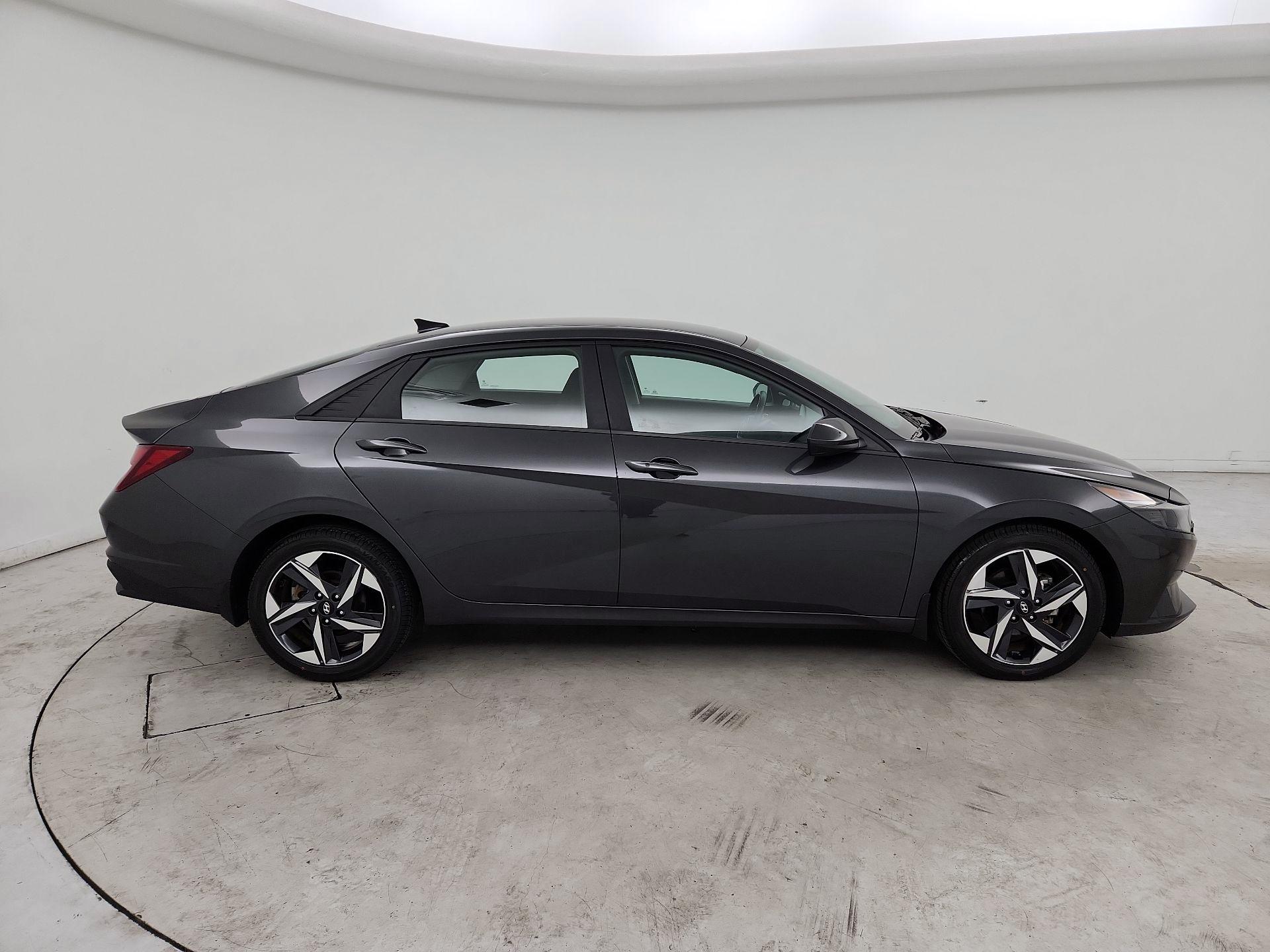 Thumbnail: 2023 Hyundai Elantra - 4