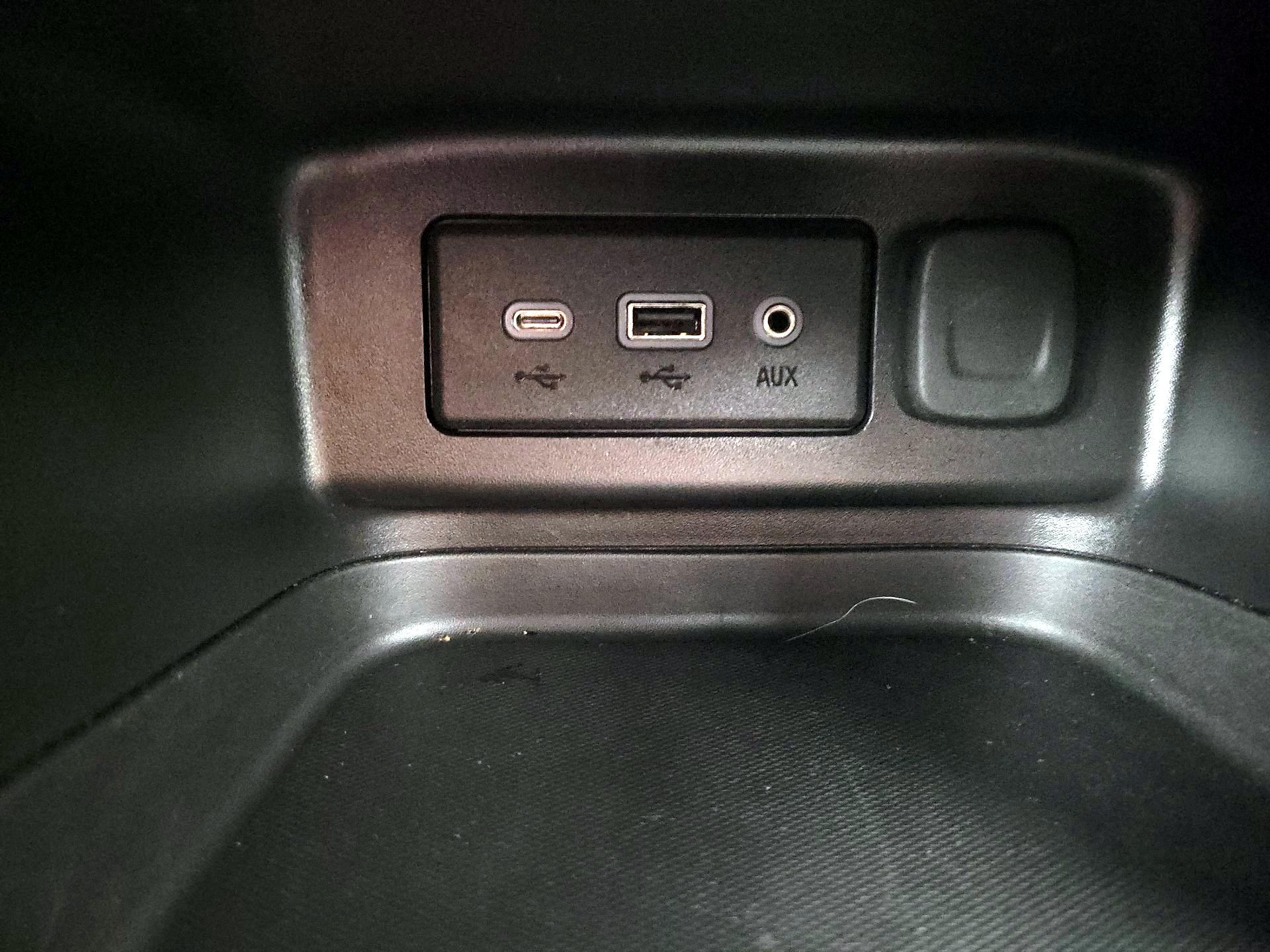 Thumbnail: 2024 Chevrolet Equinox - 18