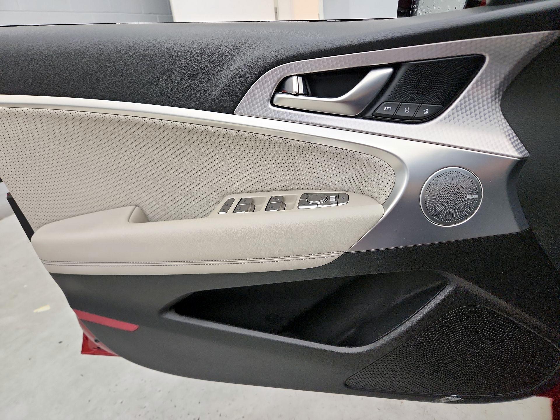 Thumbnail: 2023 Genesis G70 - 12