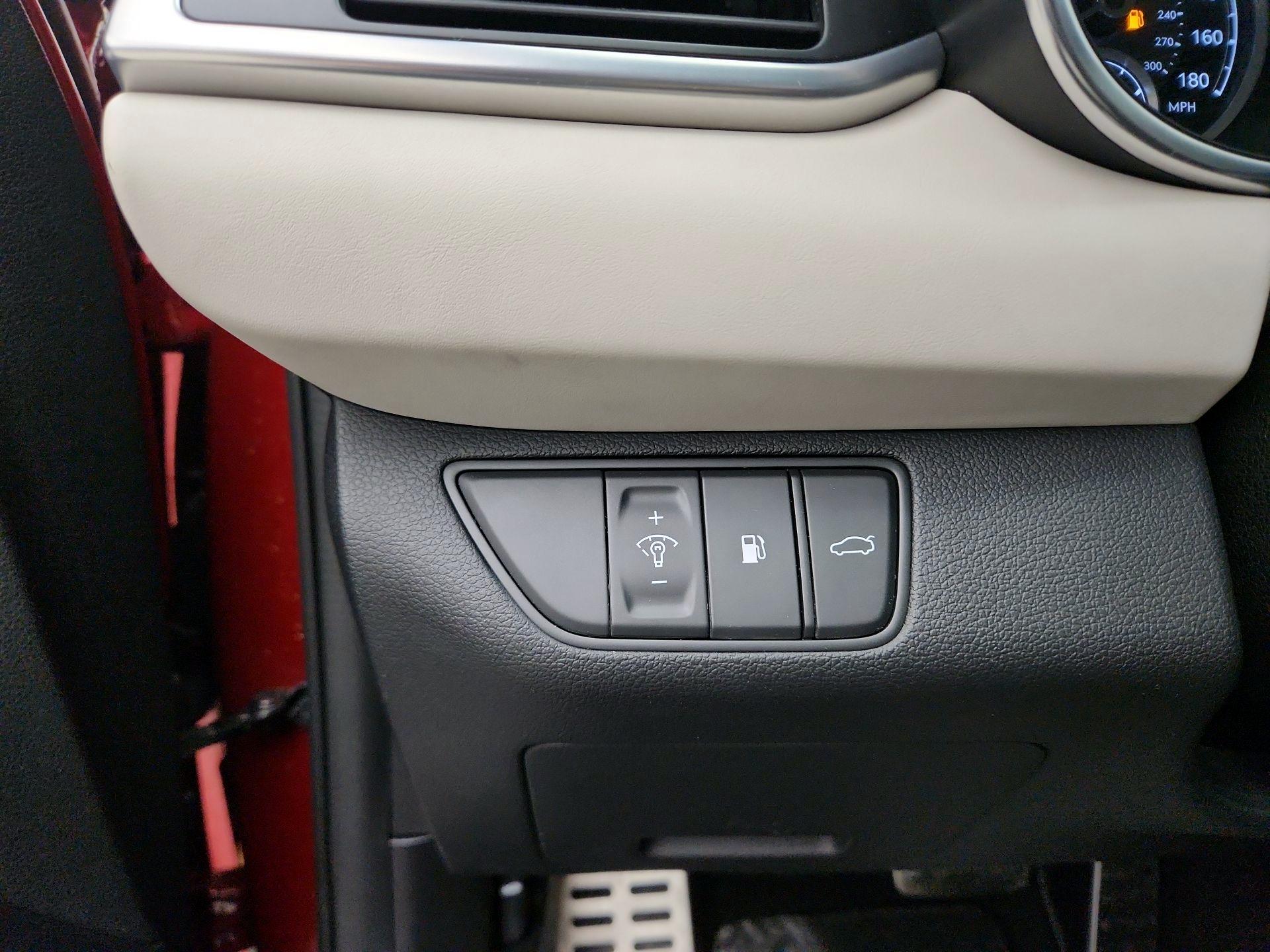 Thumbnail: 2023 Genesis G70 - 13