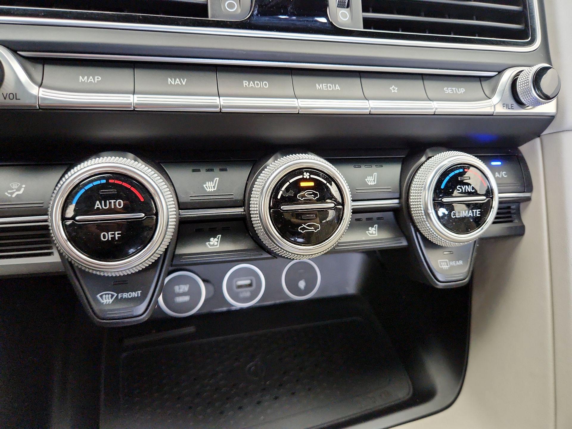 Thumbnail: 2023 Genesis G70 - 17