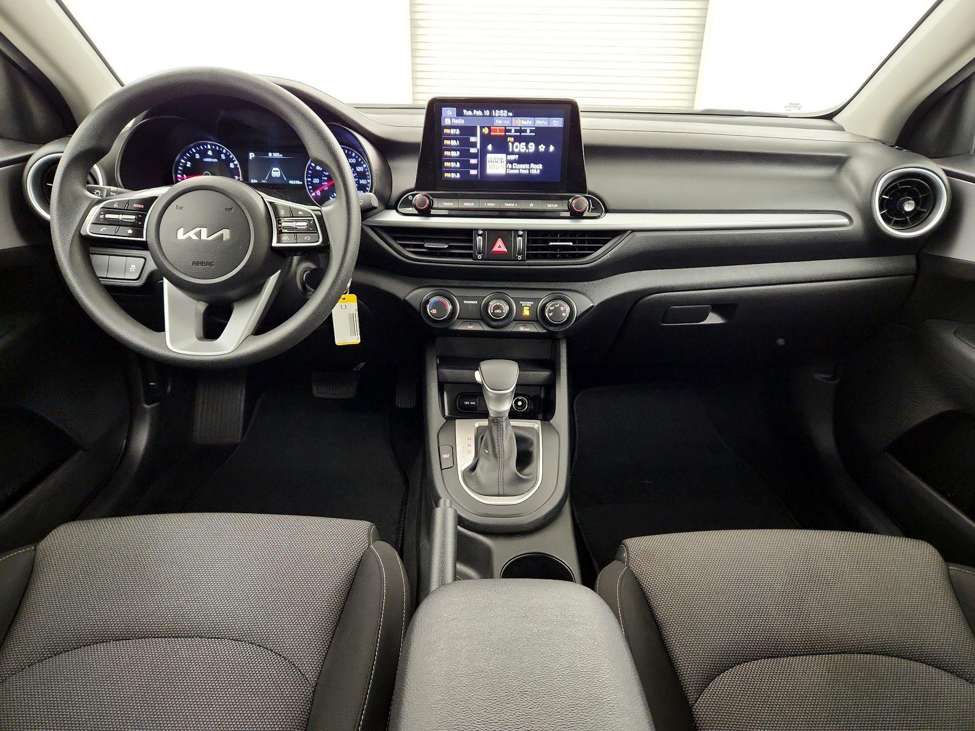 Thumbnail: 2023 Kia Forte - 8