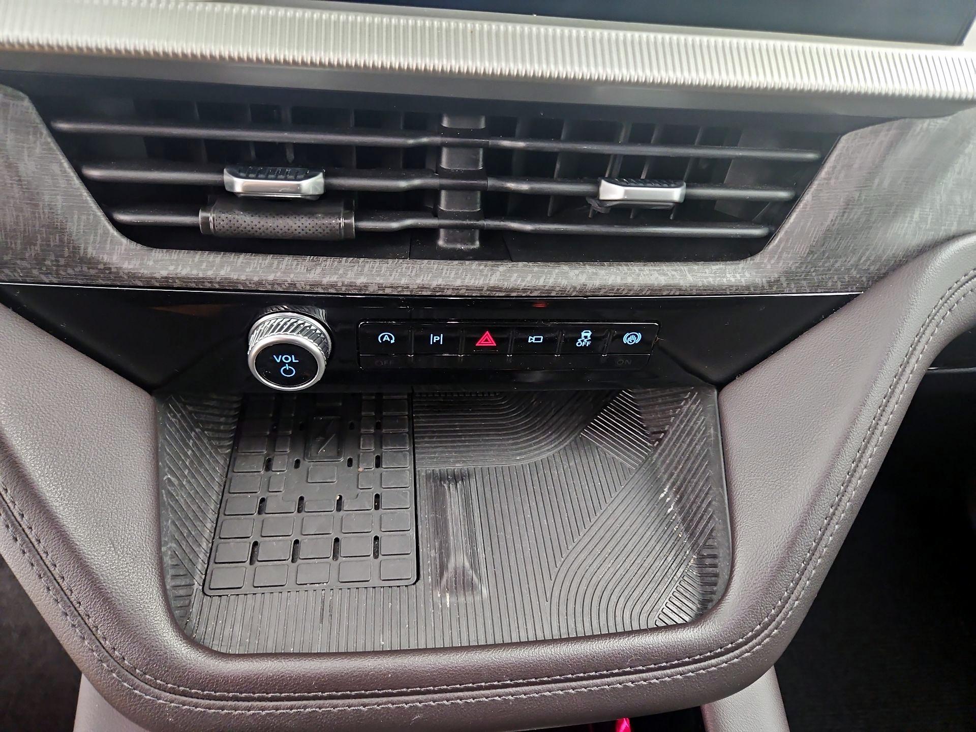 Thumbnail: 2025 Ford Explorer - 18