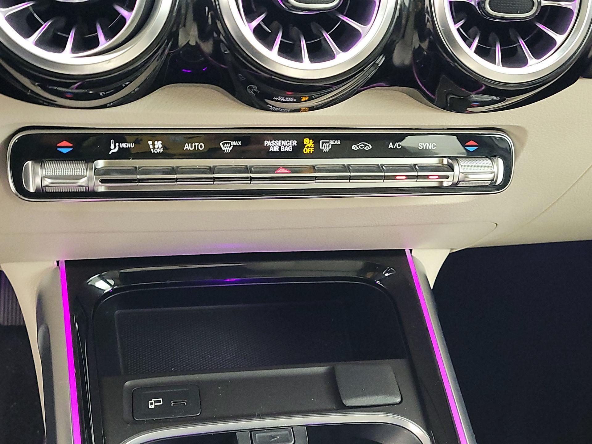 Thumbnail: 2022 Mercedes-Benz GLB - 16