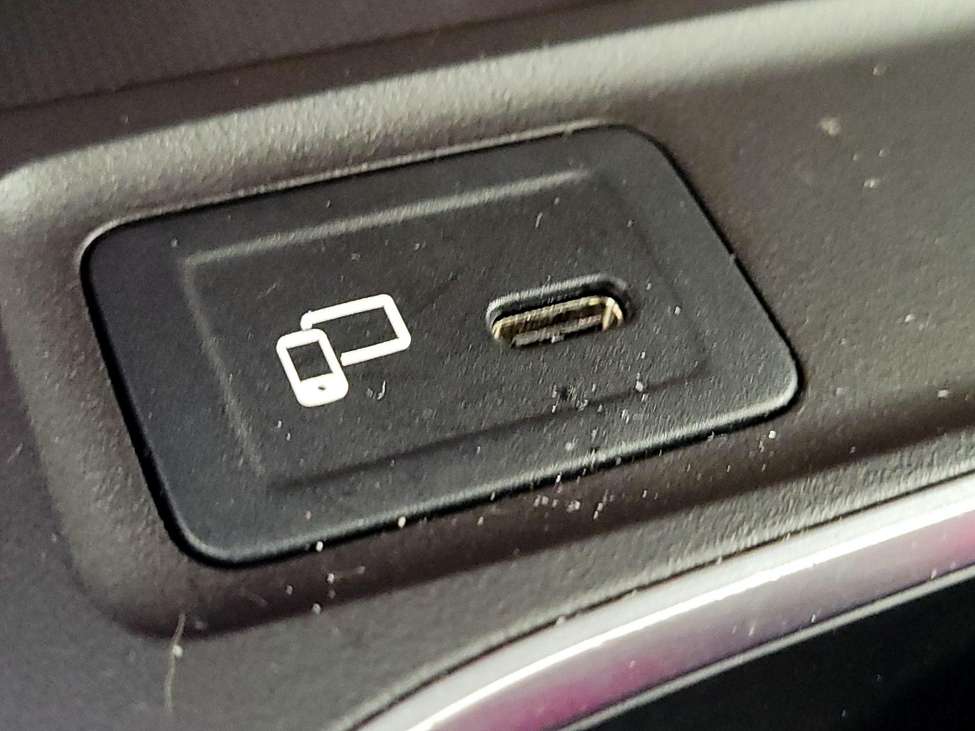 Thumbnail: 2022 Mercedes-Benz GLB - 18