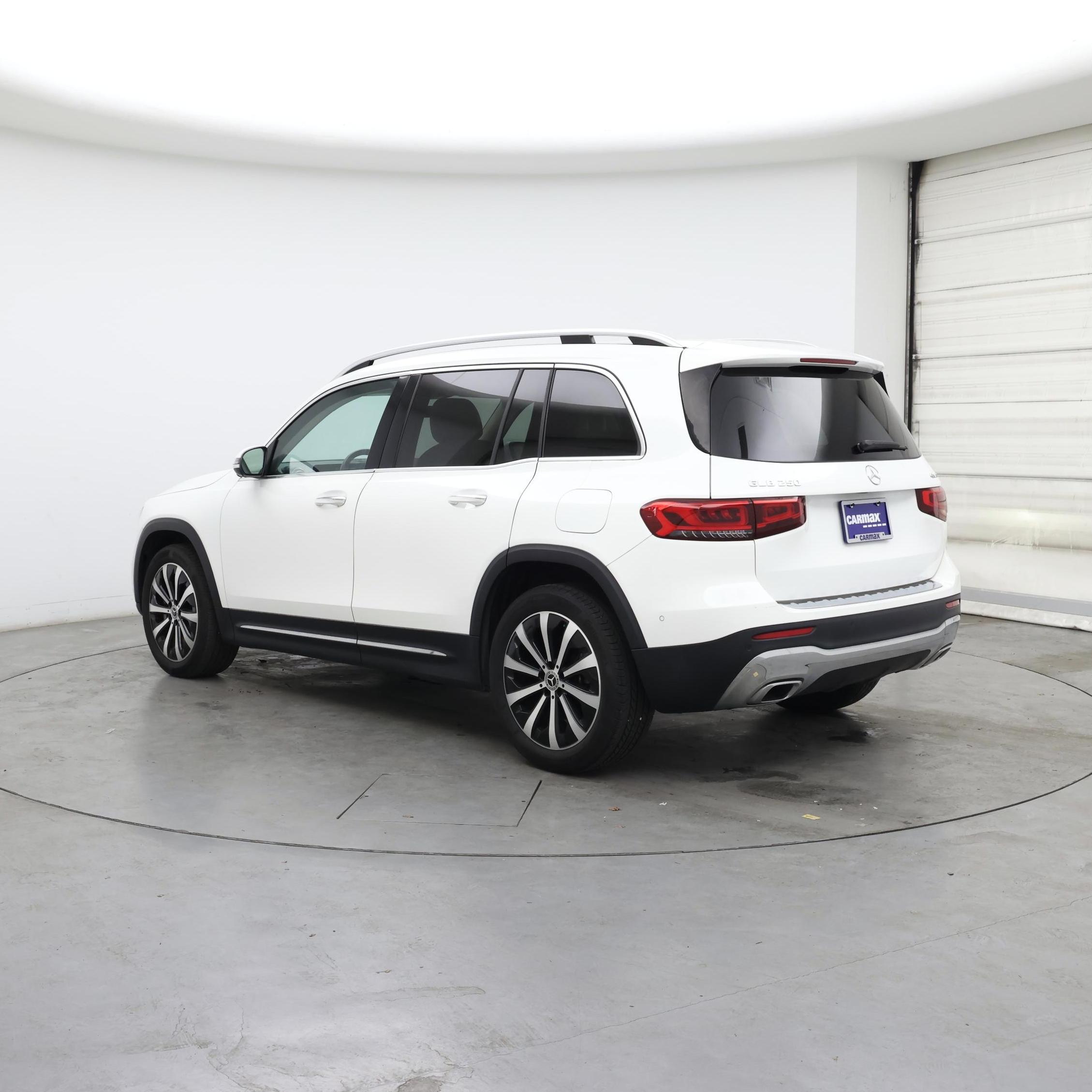 Thumbnail: 2022 Mercedes-Benz GLB - 2