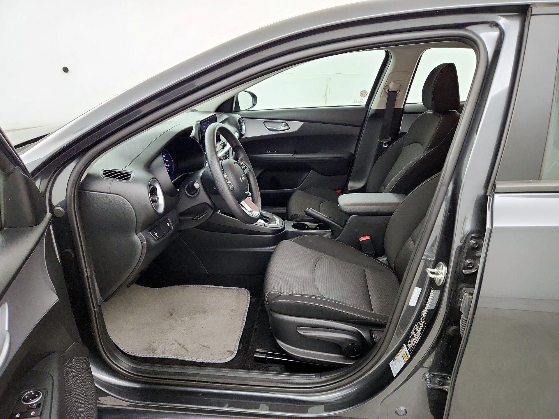 Thumbnail: 2024 Kia Forte - 9