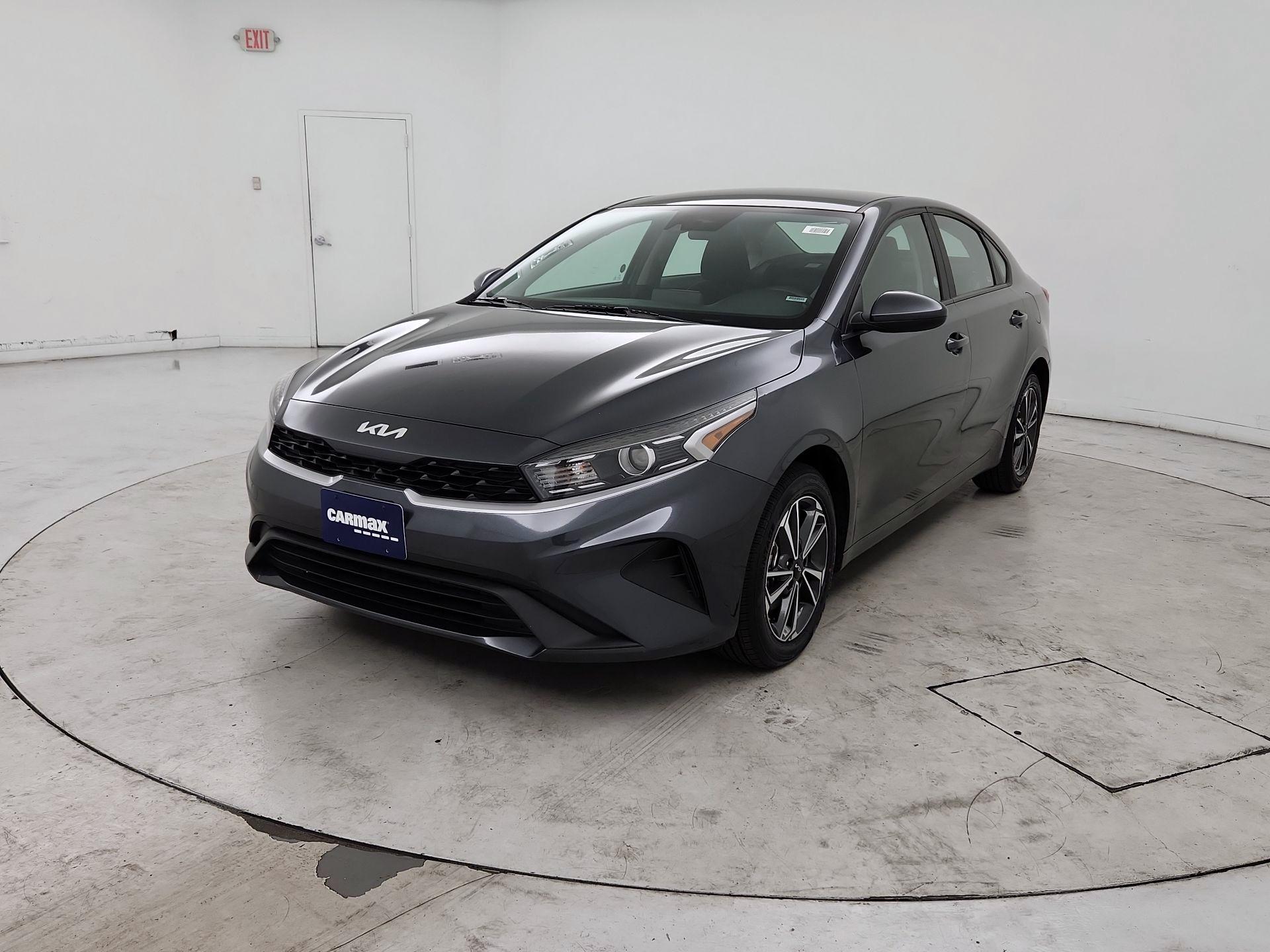 Thumbnail: 2024 Kia Forte - 3