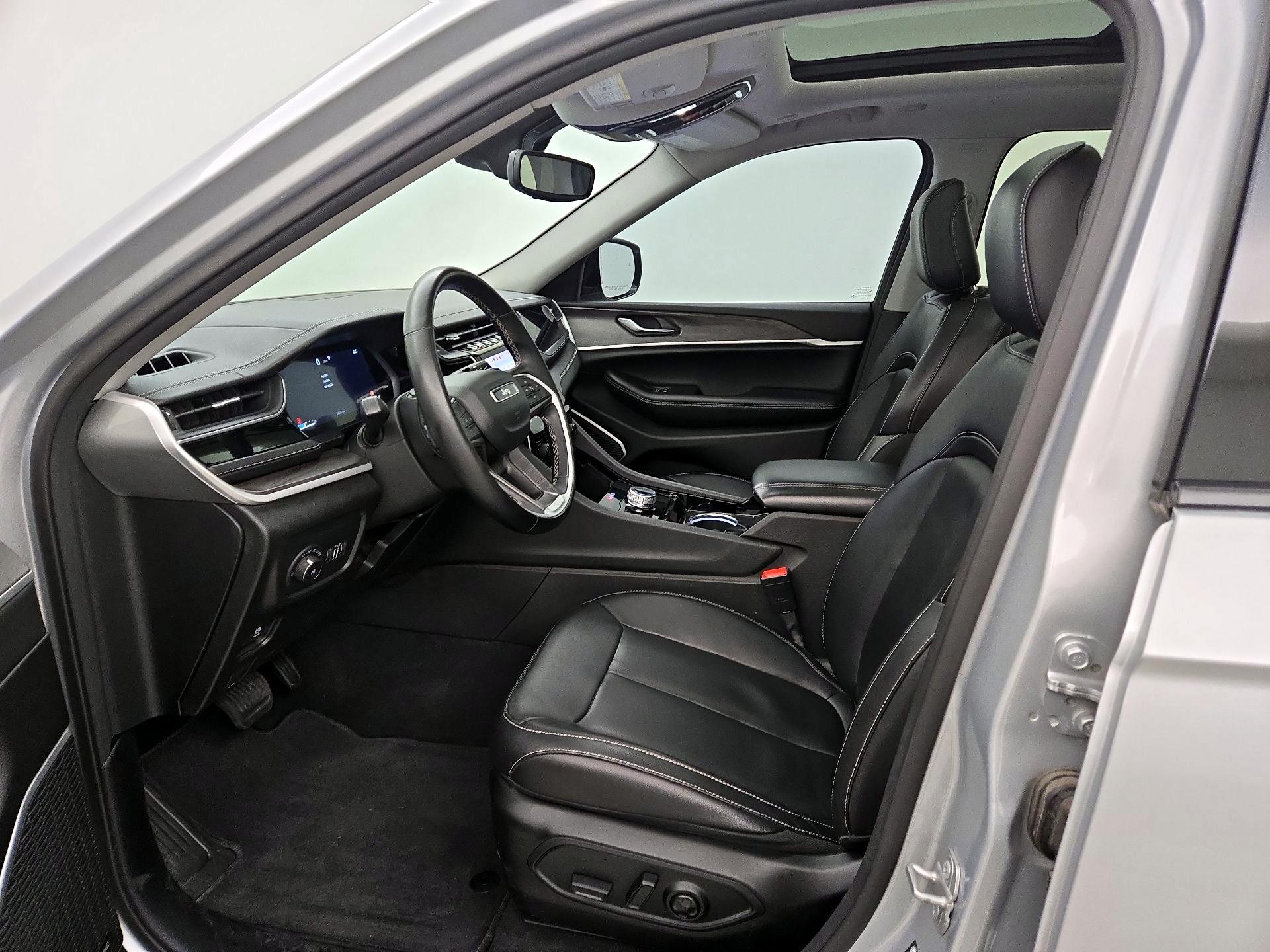 Thumbnail: 2022 Jeep Grand Cherokee - 11