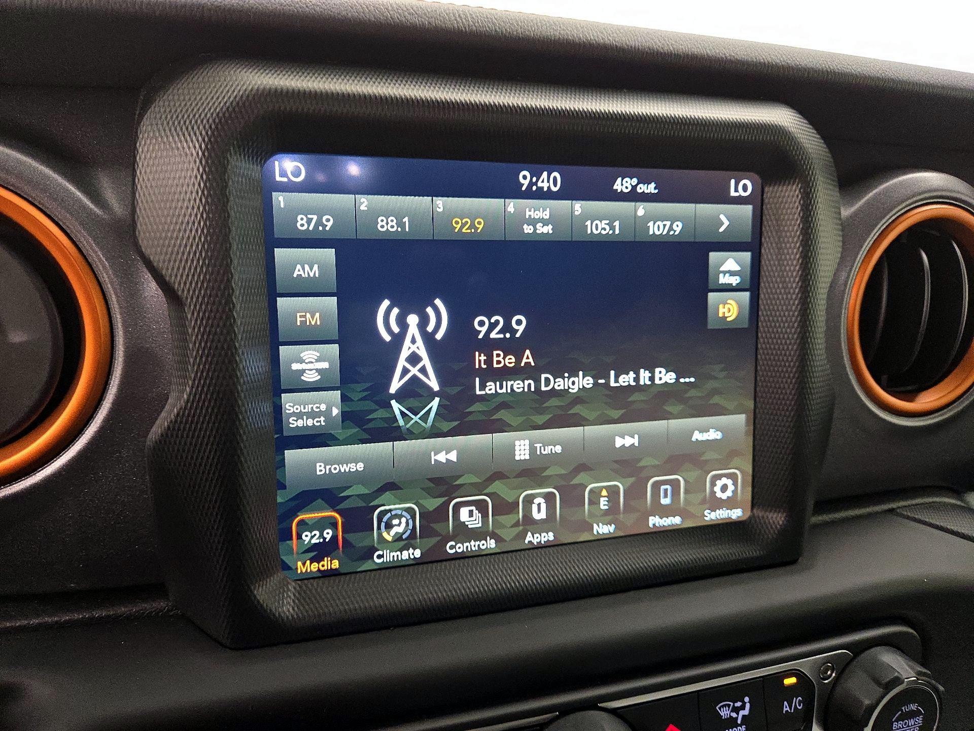 Thumbnail: 2021 Jeep Gladiator - 16