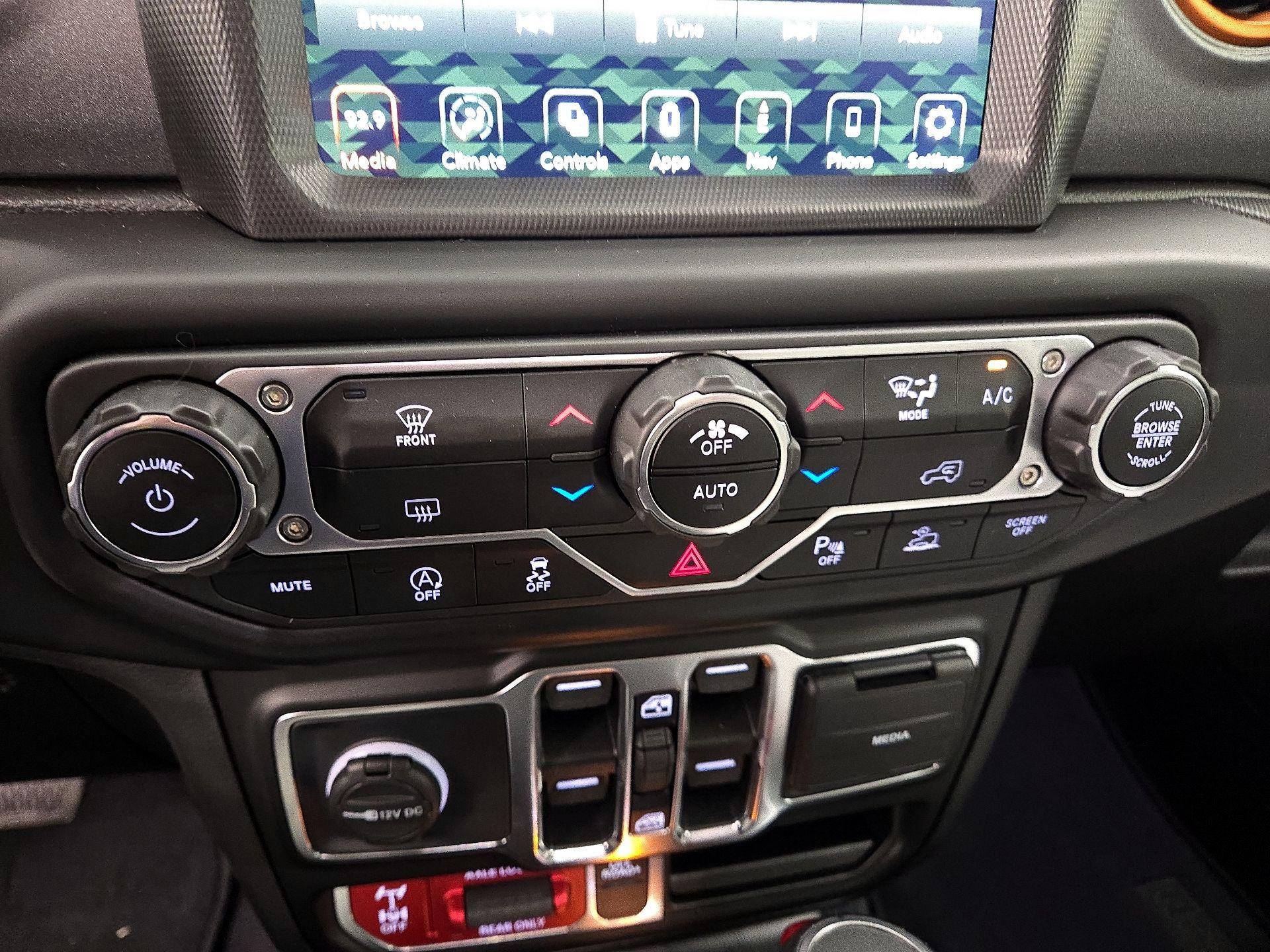 Thumbnail: 2021 Jeep Gladiator - 17