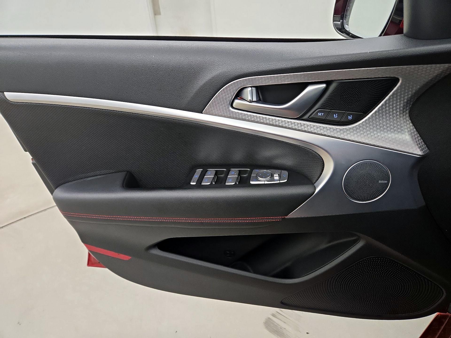 Thumbnail: 2023 Genesis G70 - 12