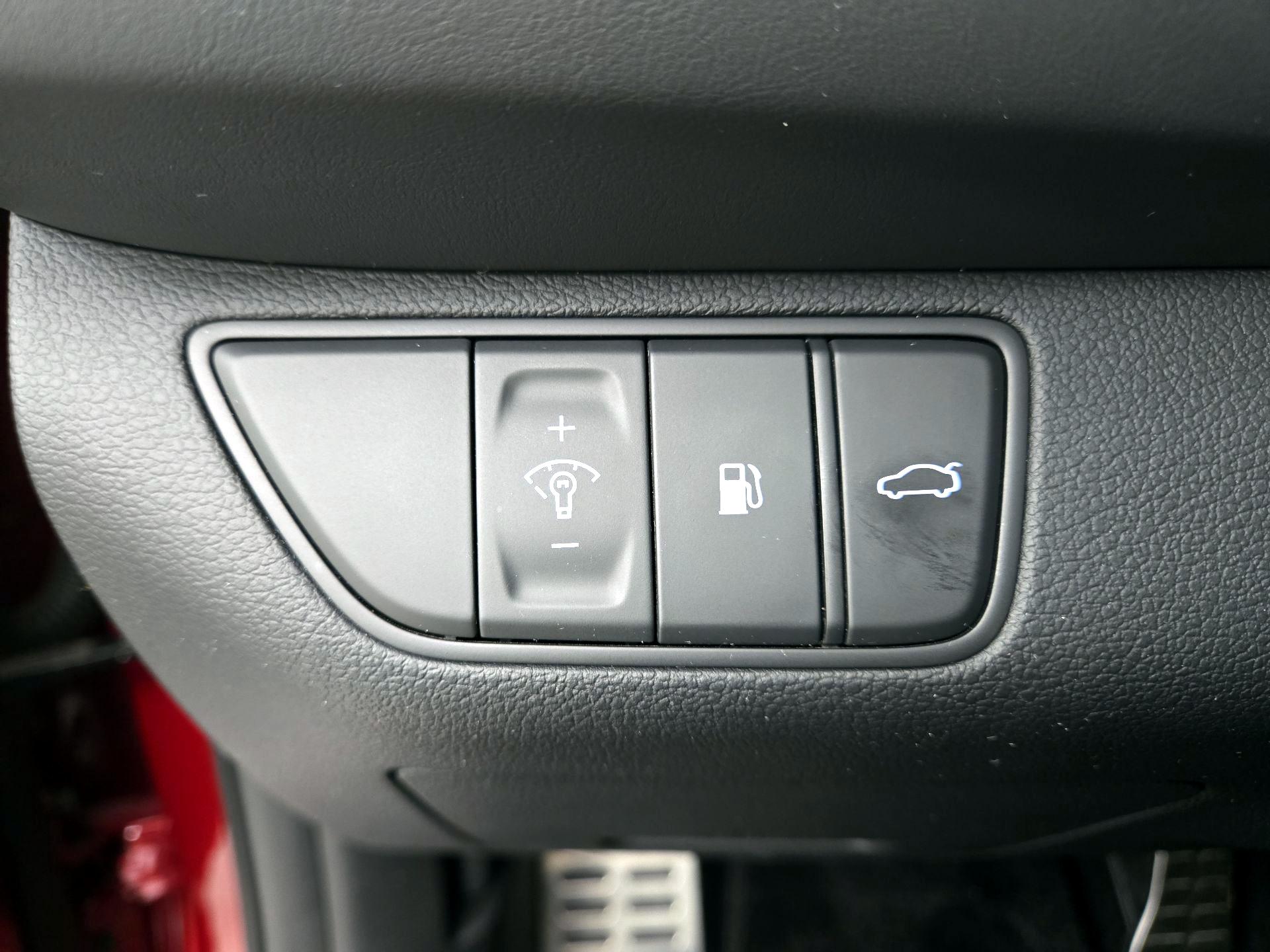 Thumbnail: 2023 Genesis G70 - 13