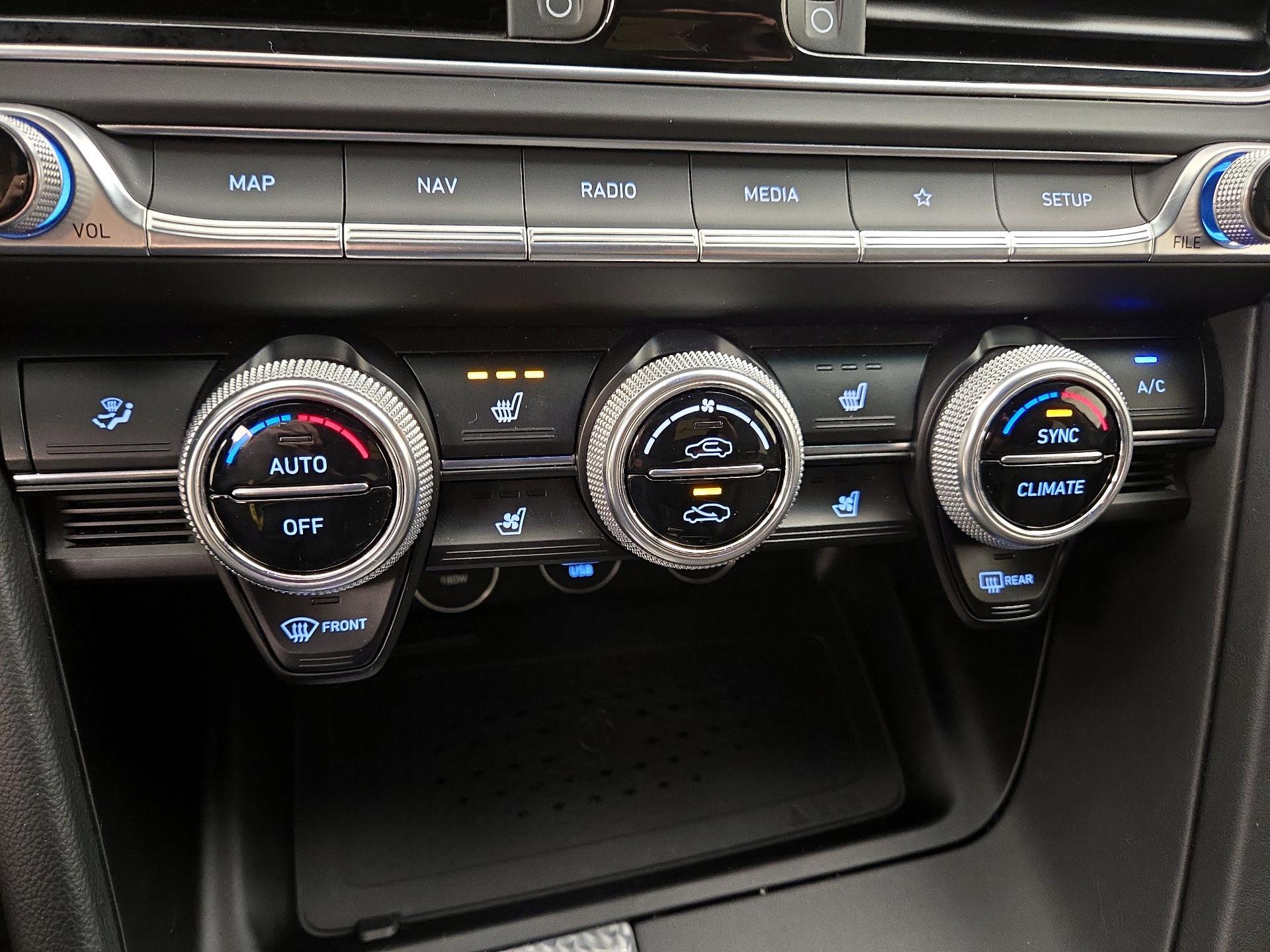 Thumbnail: 2023 Genesis G70 - 17