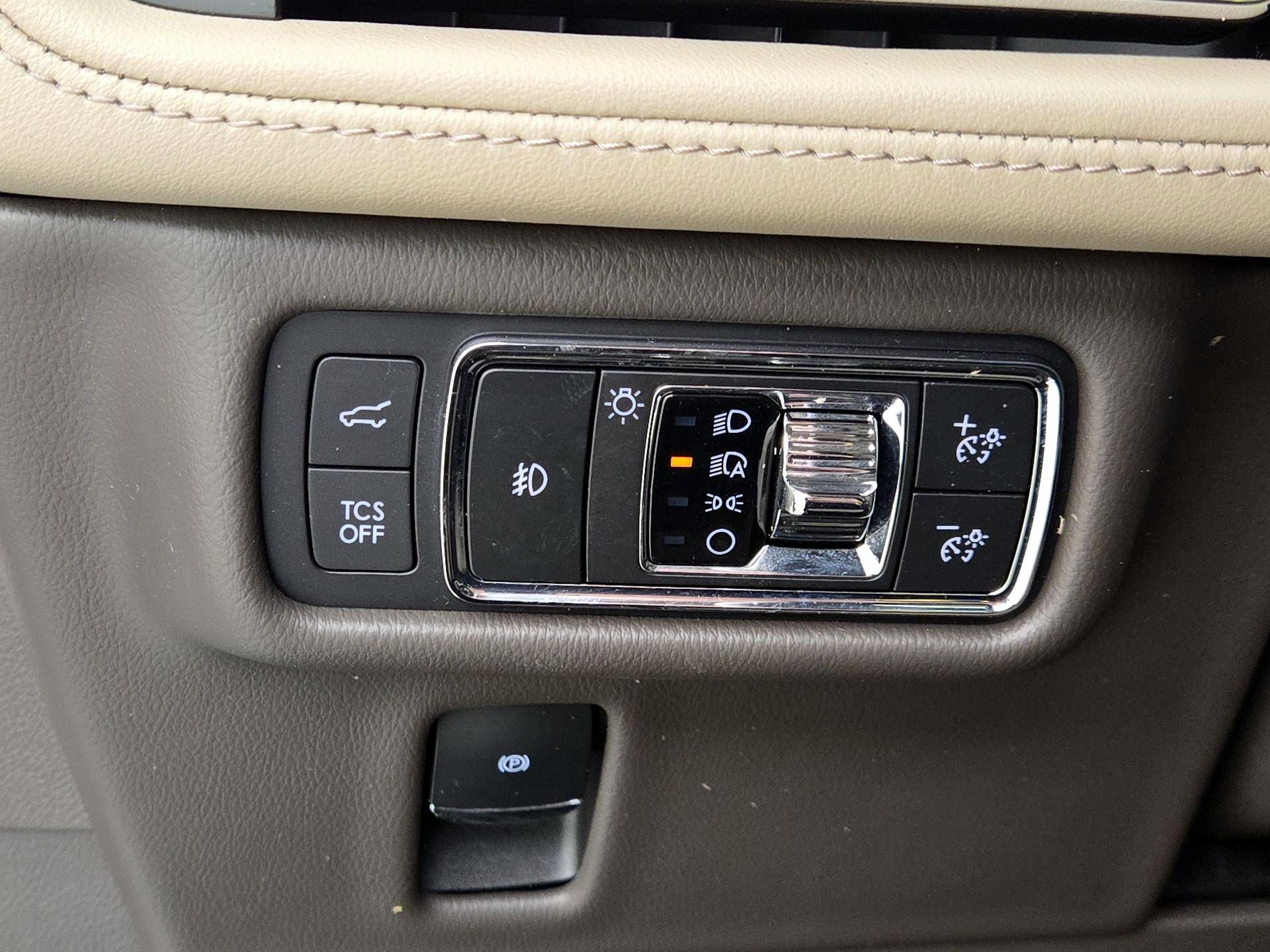 Thumbnail: 2022 Lincoln Nautilus - 13