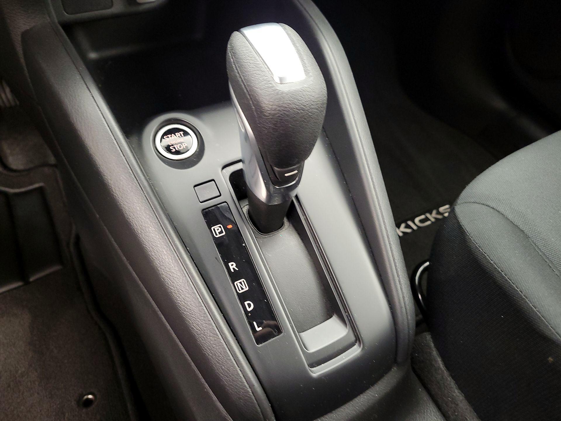 Thumbnail: 2023 Nissan Kicks - 17