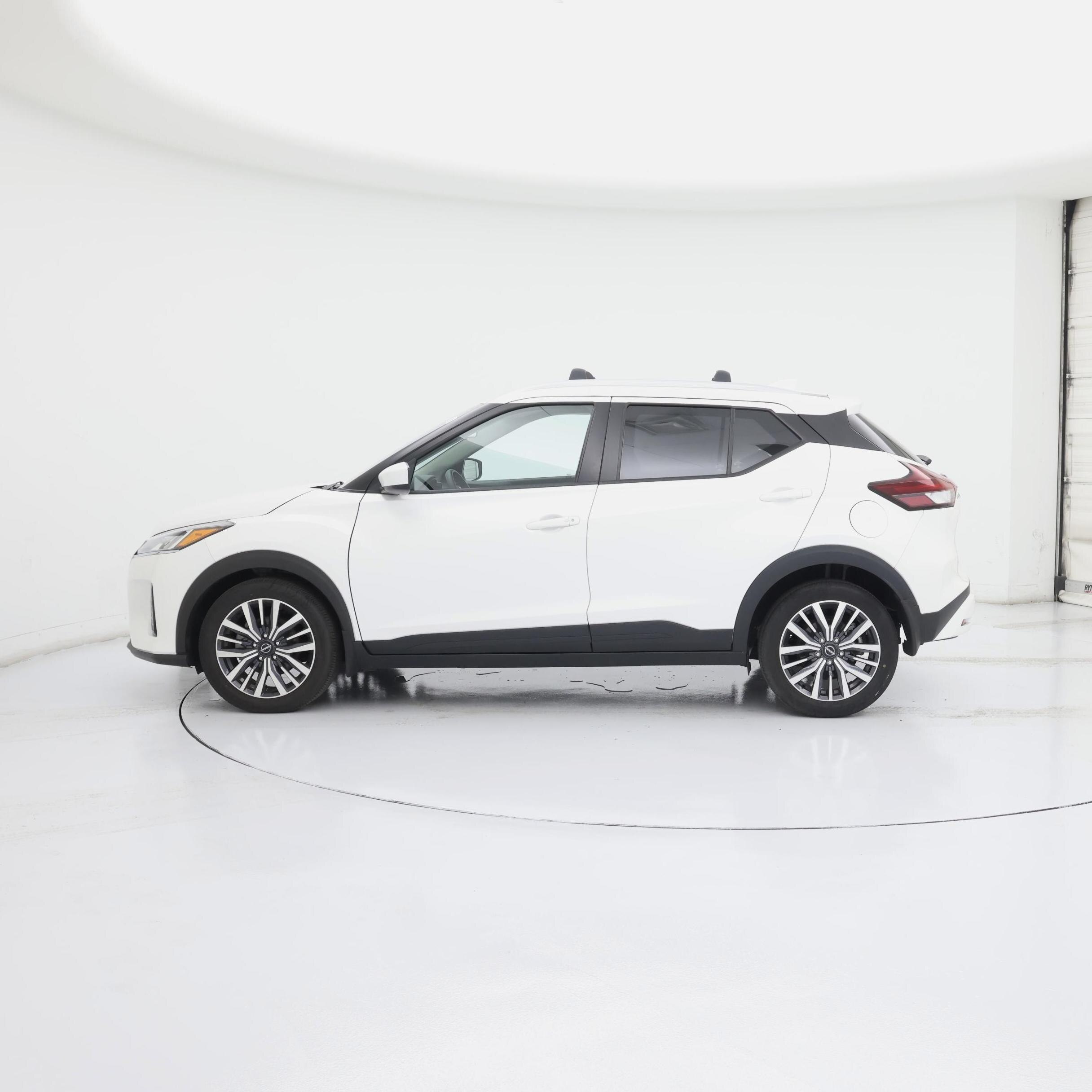 Thumbnail: 2022 Nissan Kicks - 3