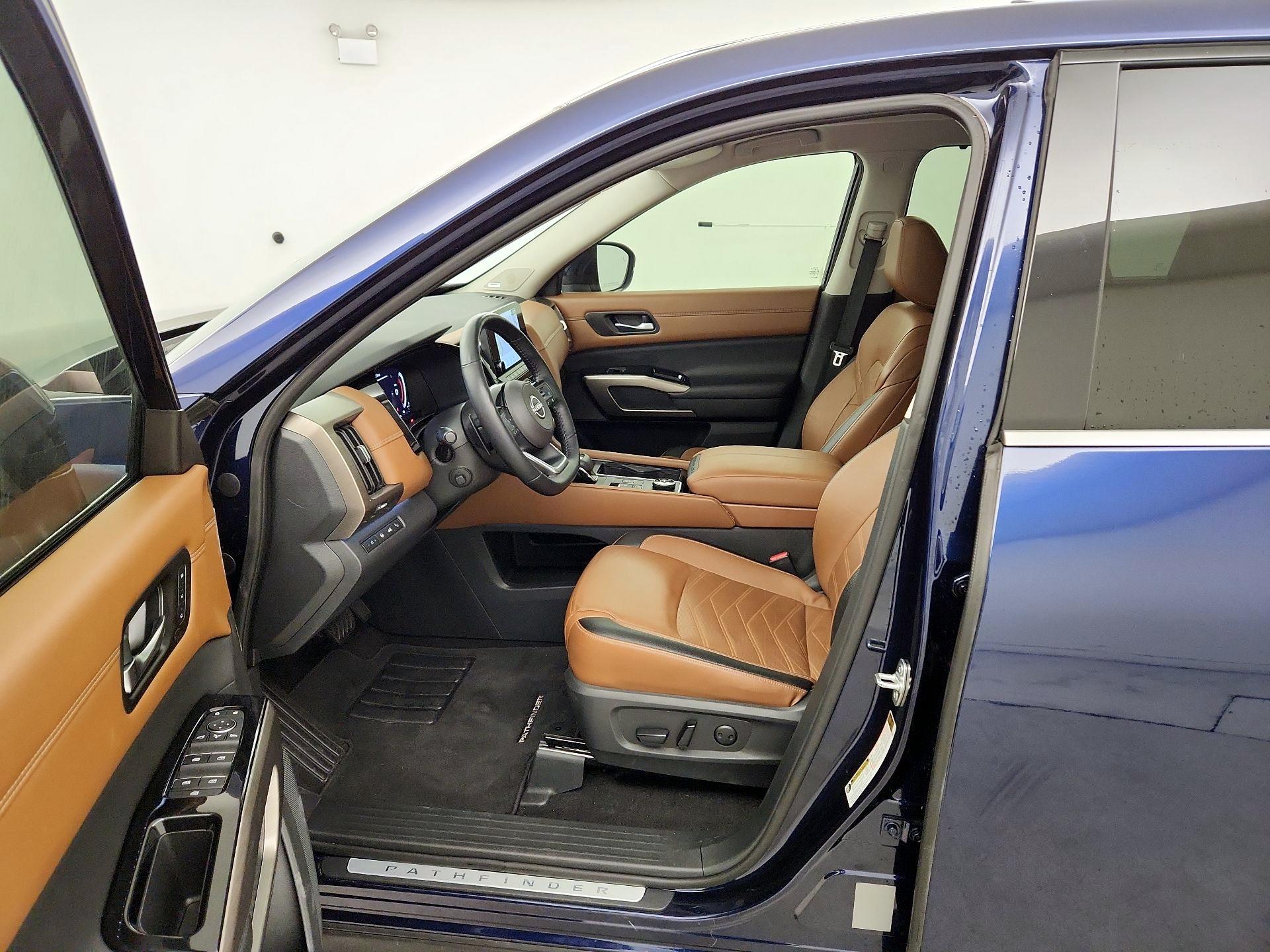 Thumbnail: 2023 Nissan Pathfinder - 9