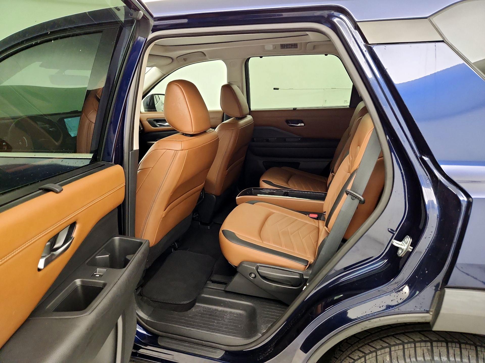 Thumbnail: 2023 Nissan Pathfinder - 19