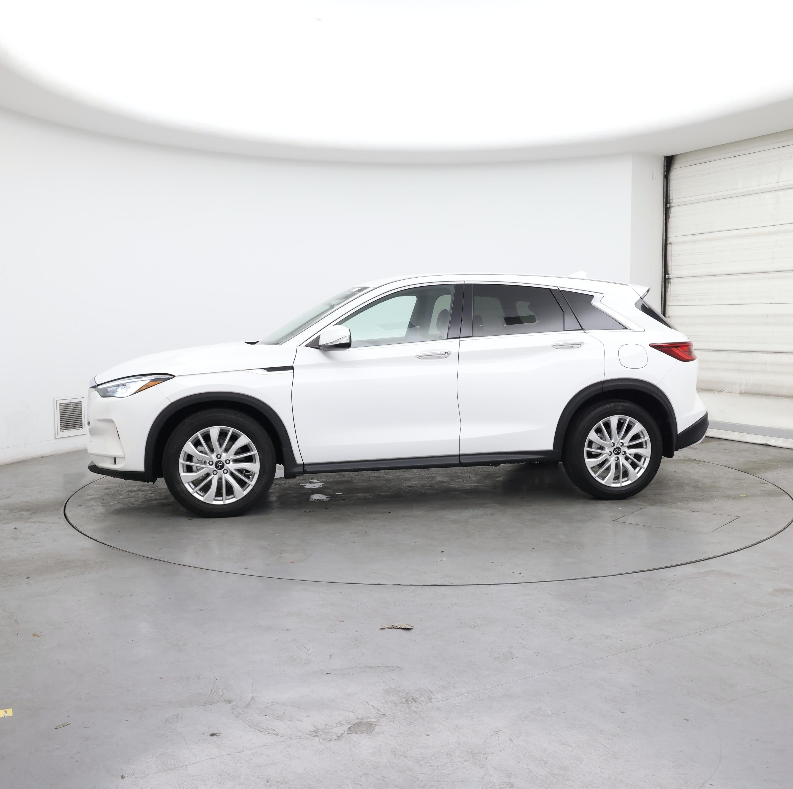 Thumbnail: 2023 INFINITI QX50 - 3