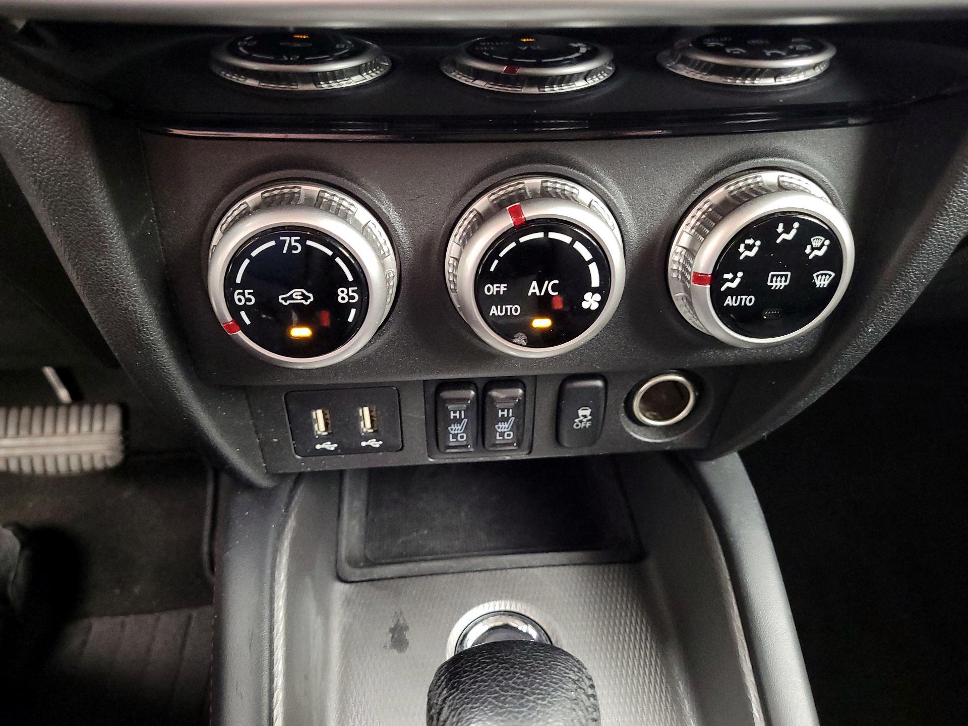 Thumbnail: 2024 Mitsubishi Outlander Sport - 16