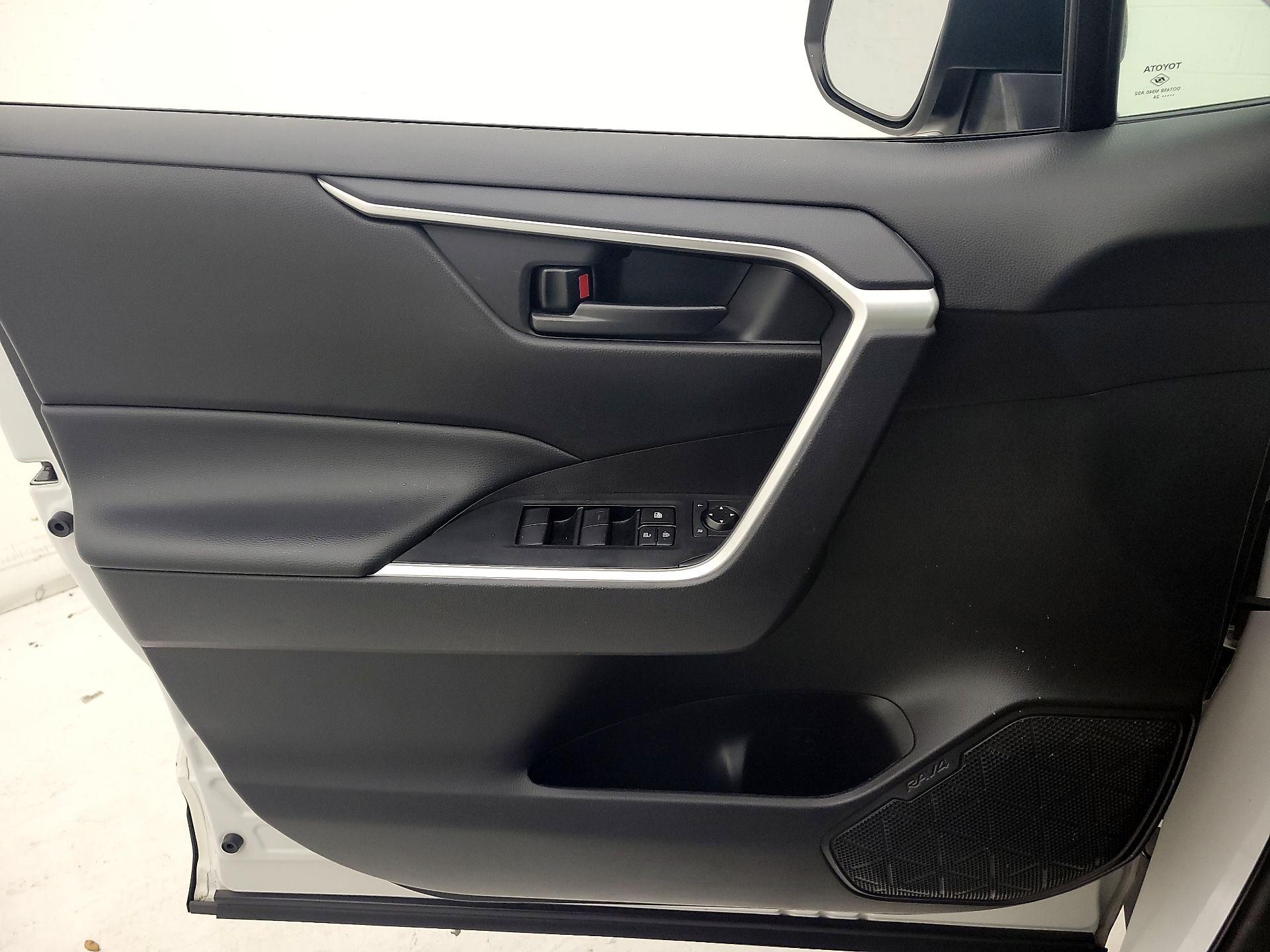 Thumbnail: 2024 Toyota RAV4 - 12