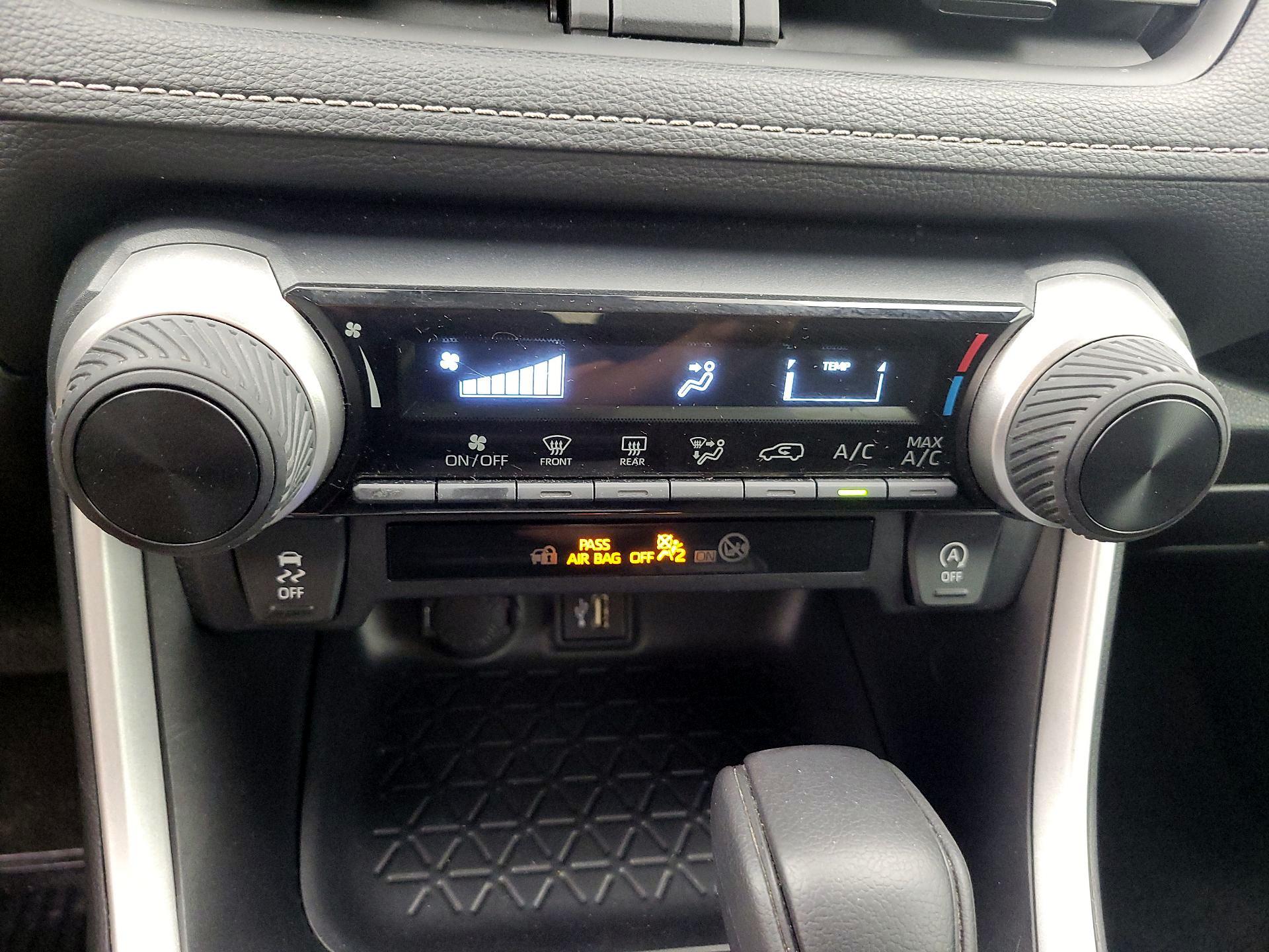Thumbnail: 2024 Toyota RAV4 - 16