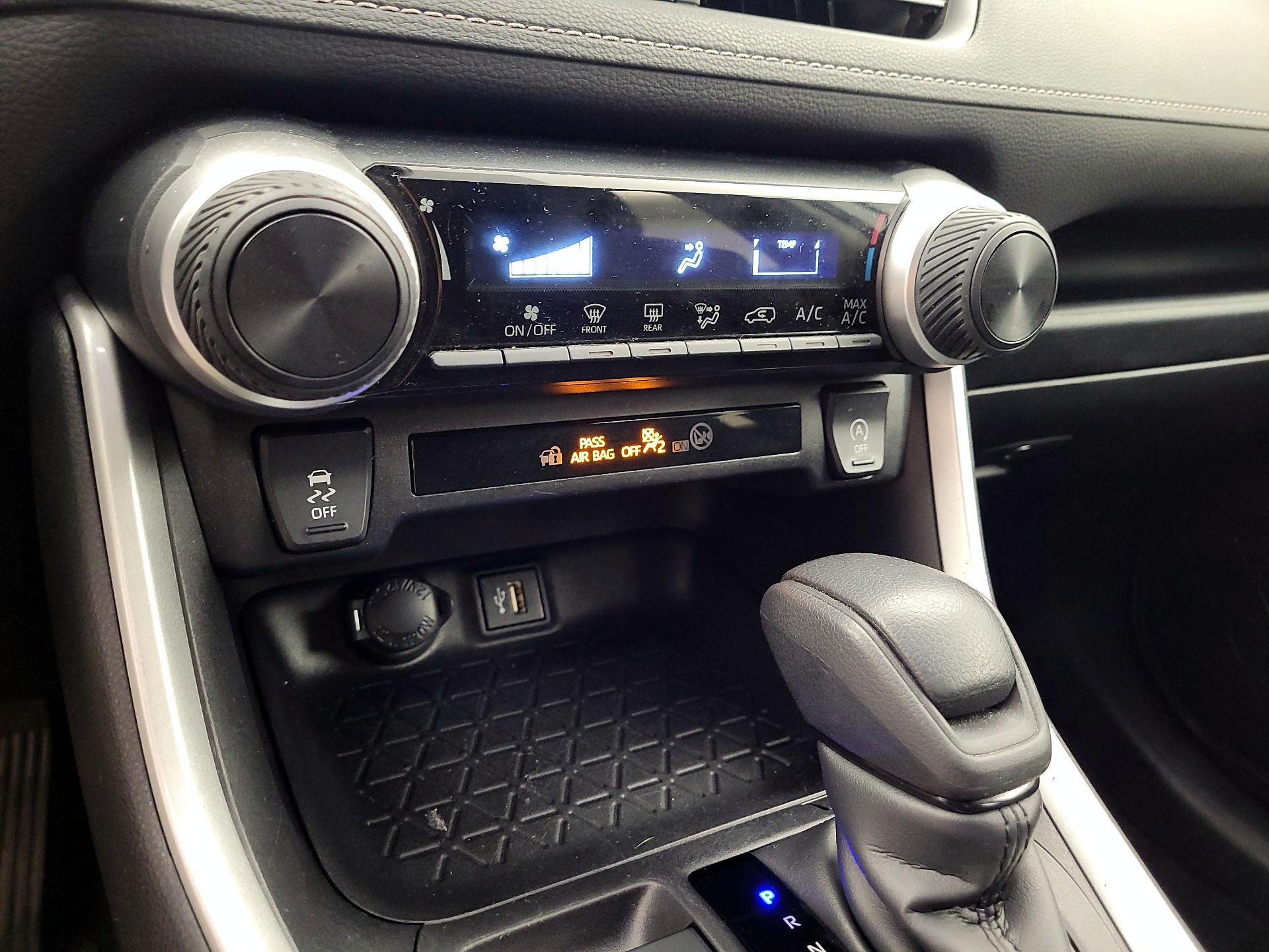 Thumbnail: 2024 Toyota RAV4 - 16