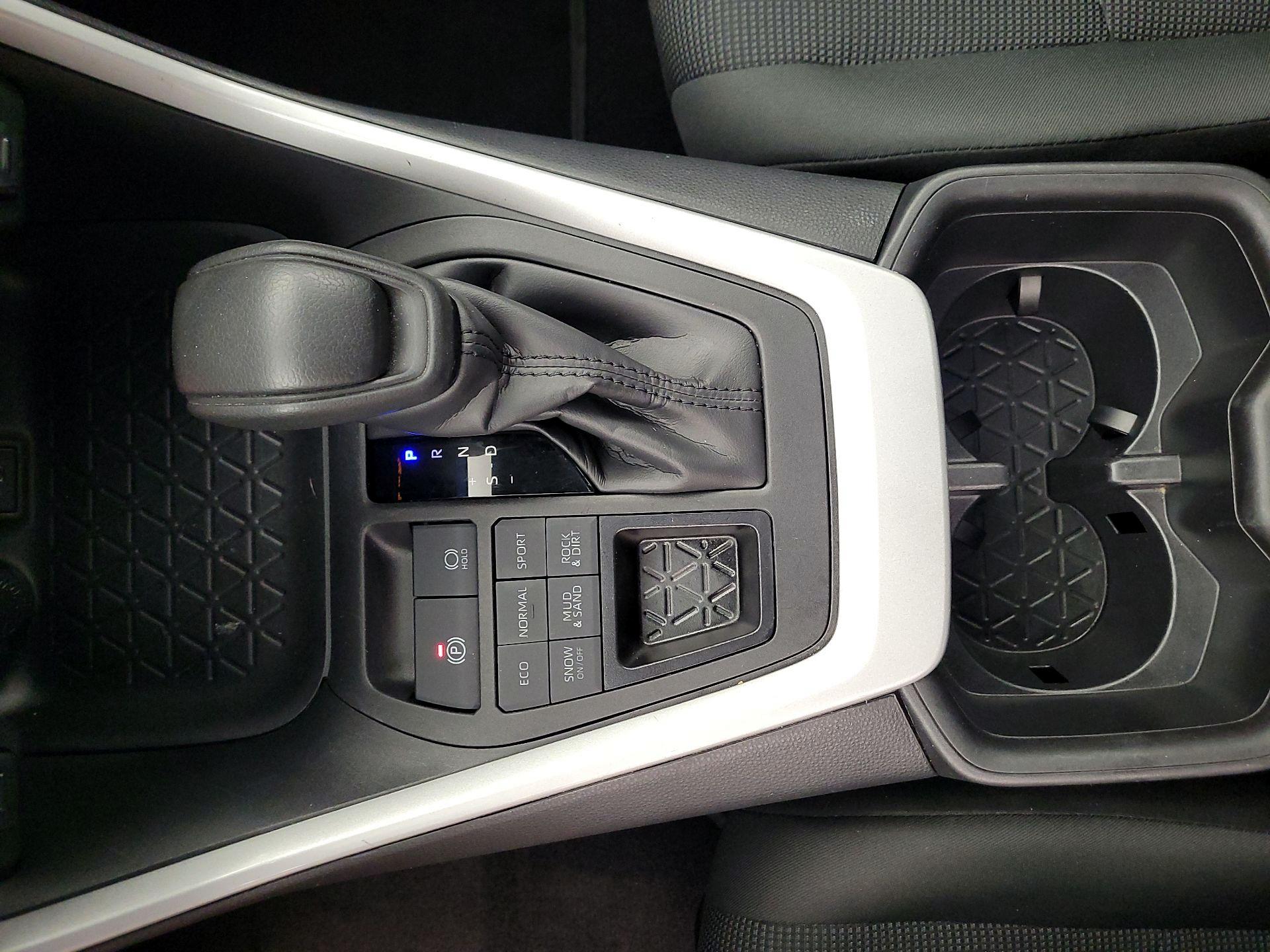 Thumbnail: 2024 Toyota RAV4 - 17