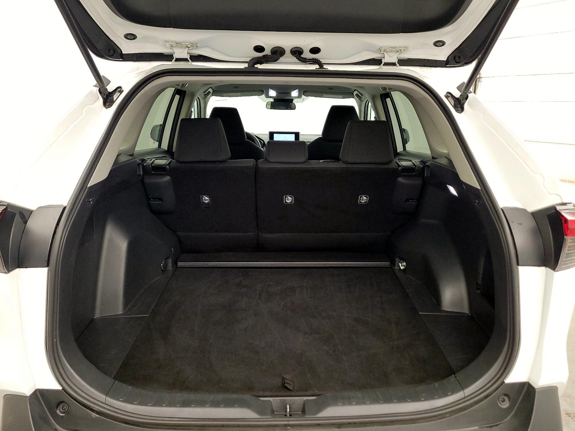 Thumbnail: 2024 Toyota RAV4 - 20