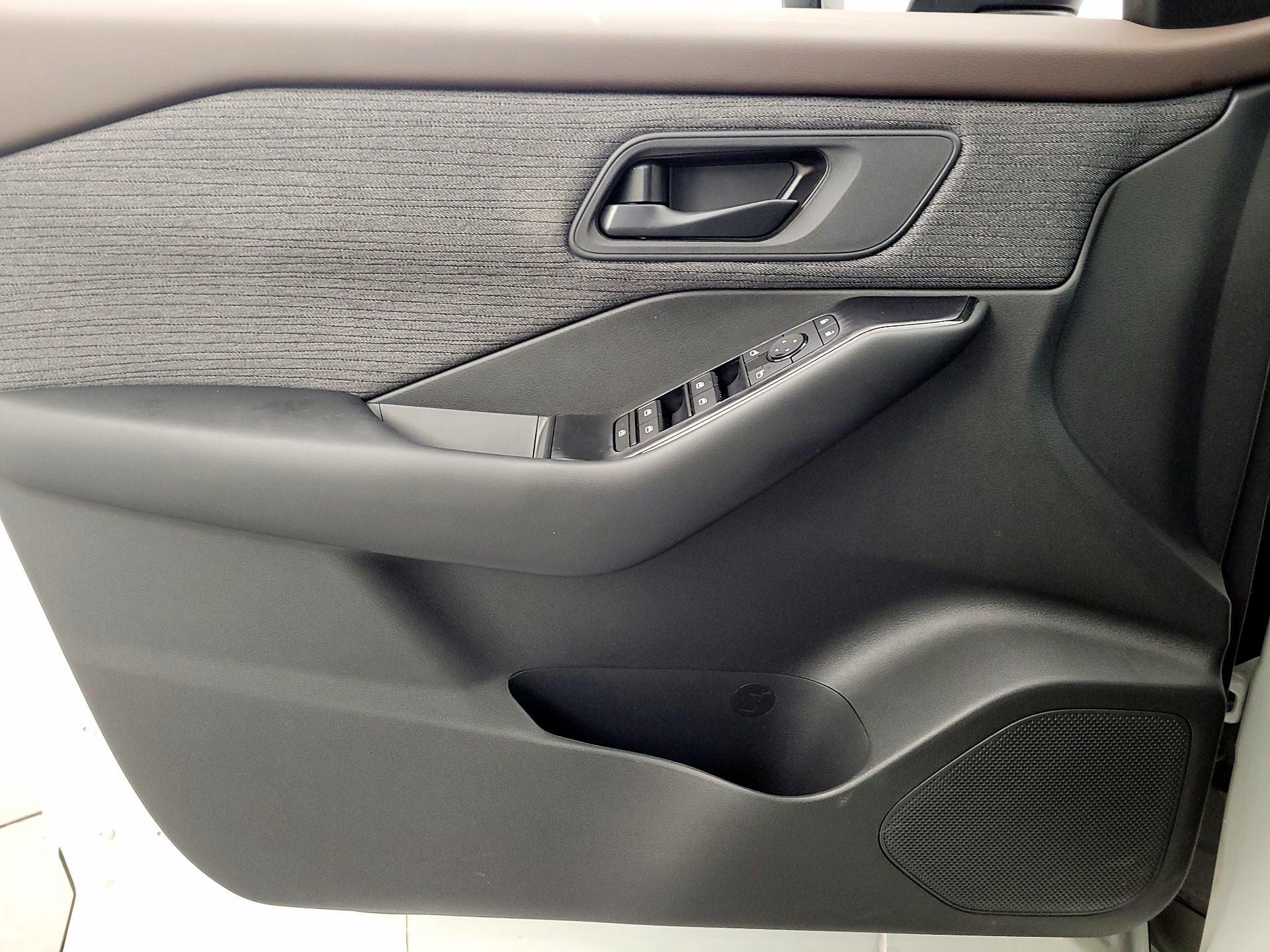 Thumbnail: 2023 Nissan Rogue - 12