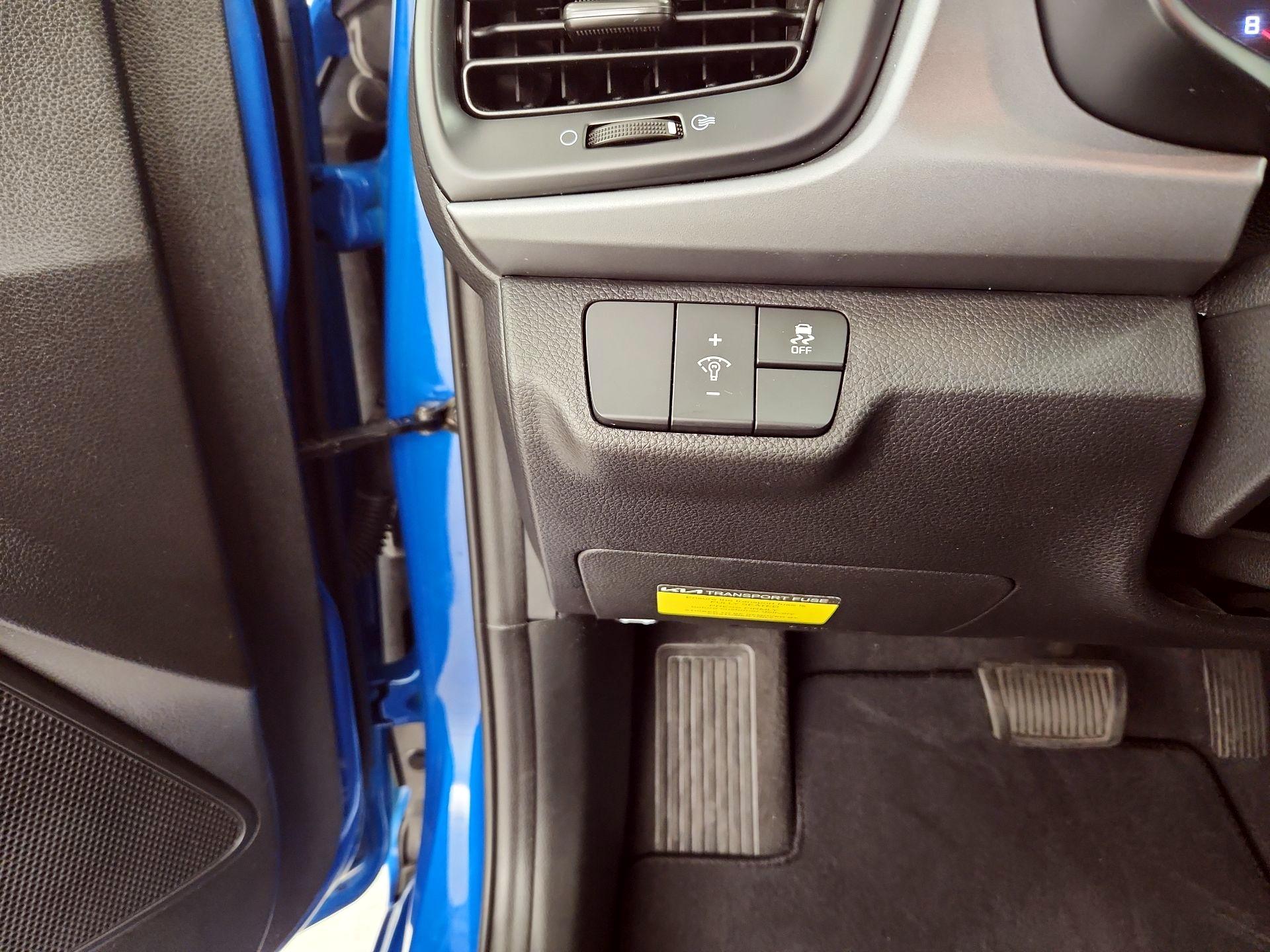 Thumbnail: 2023 Kia Rio - 13