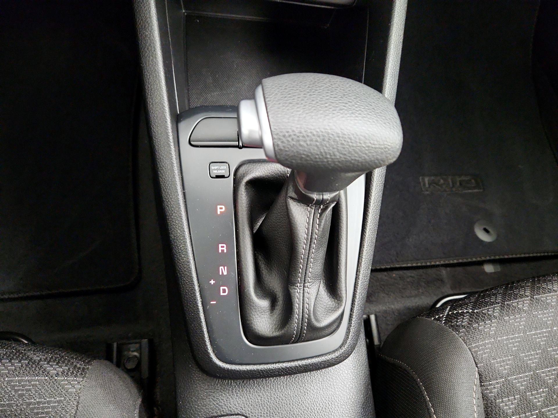 Thumbnail: 2023 Kia Rio - 17