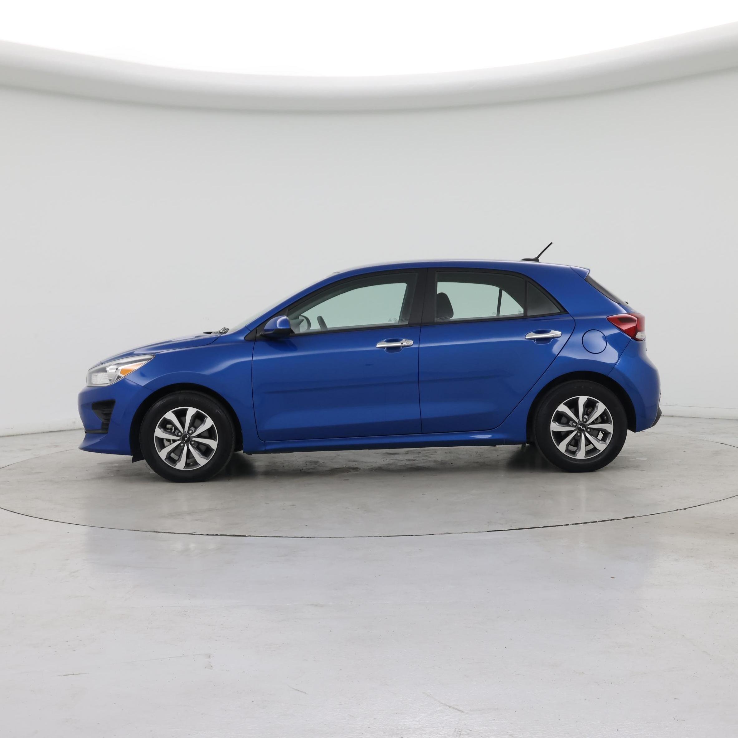 Thumbnail: 2023 Kia Rio - 3