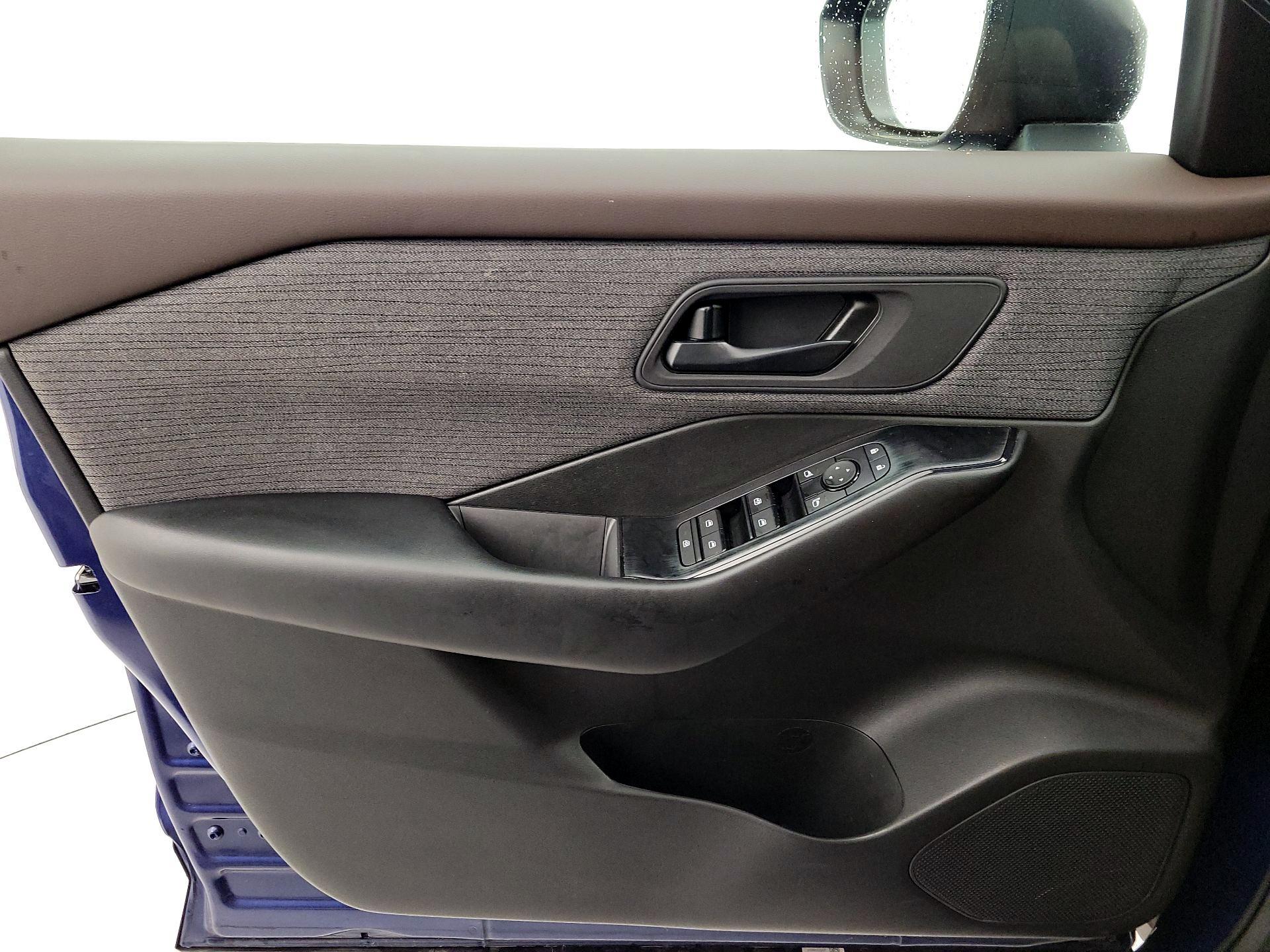 Thumbnail: 2023 Nissan Rogue - 12