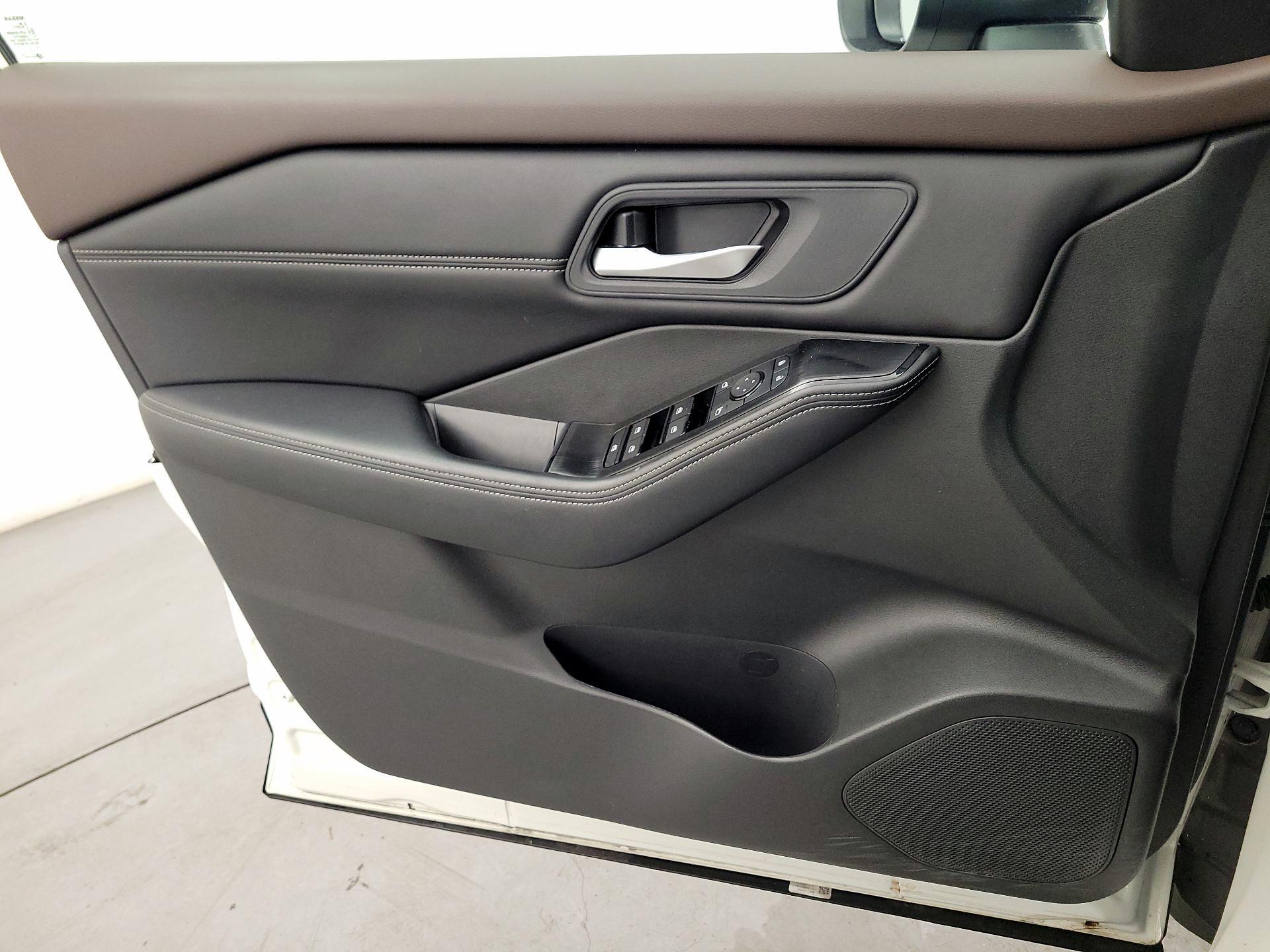 Thumbnail: 2023 Nissan Rogue - 12