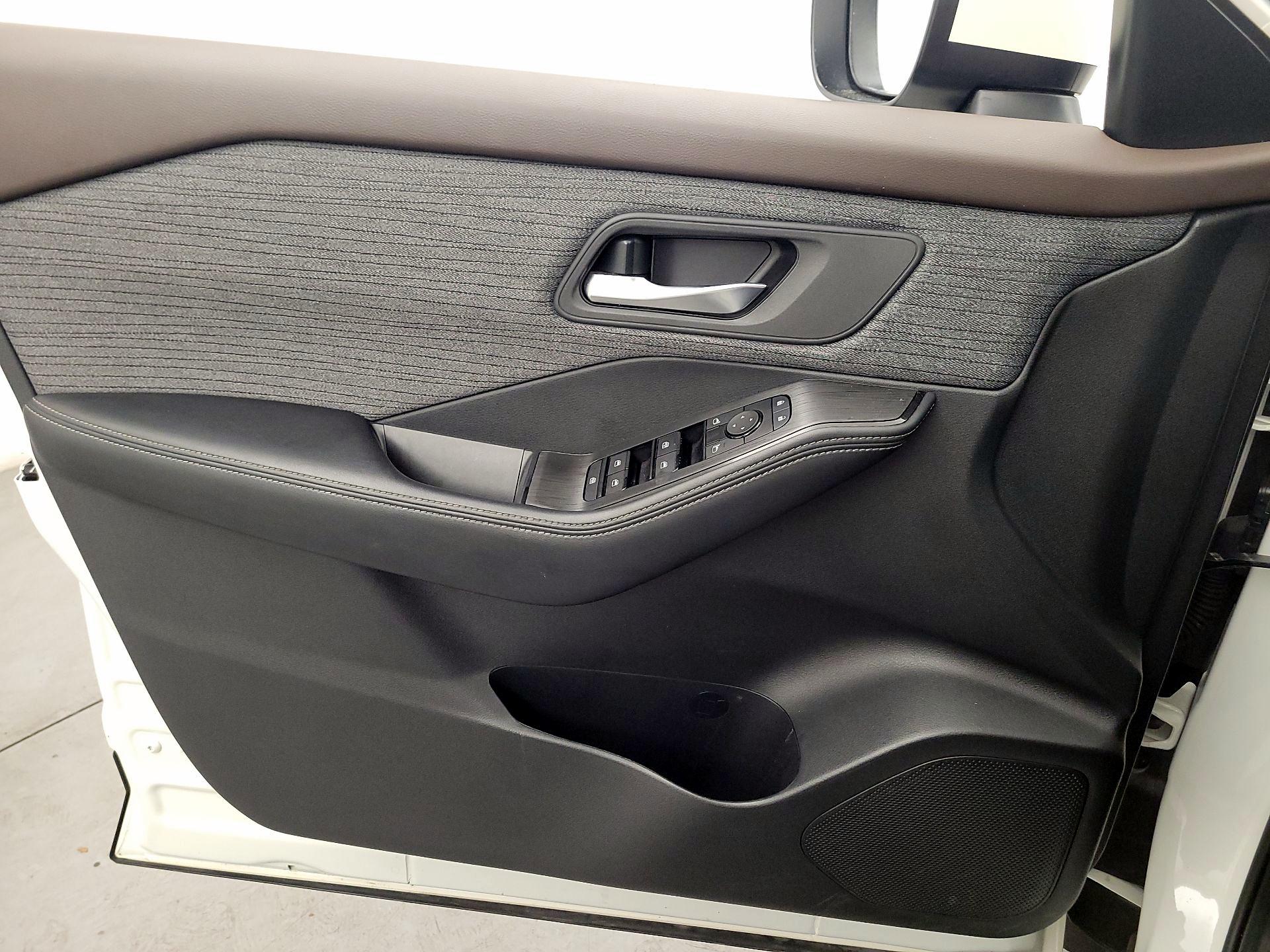 Thumbnail: 2023 Nissan Rogue - 12