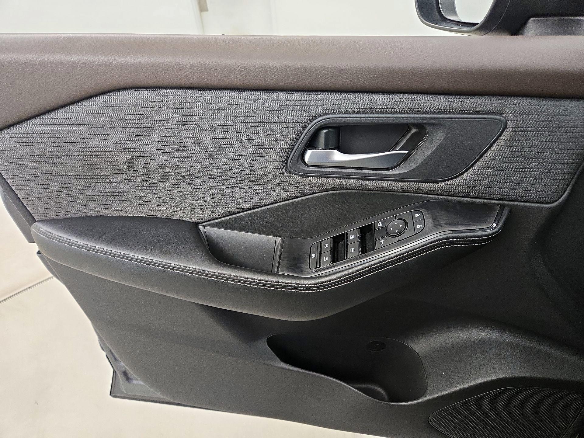 Thumbnail: 2023 Nissan Rogue - 12