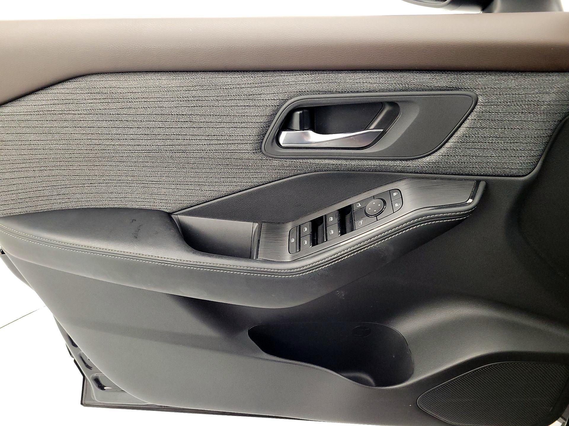 Thumbnail: 2023 Nissan Rogue - 12