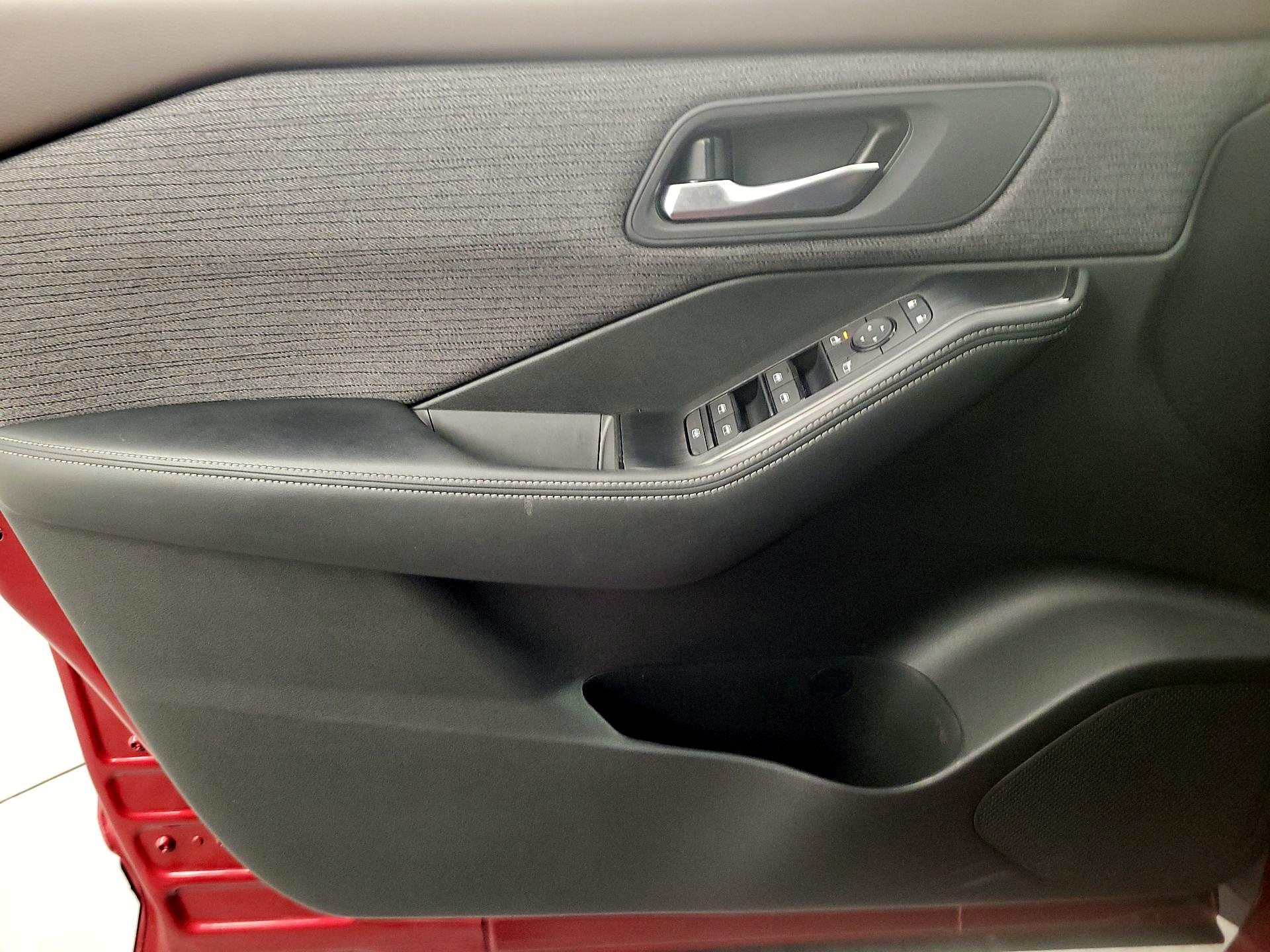 Thumbnail: 2023 Nissan Rogue - 12