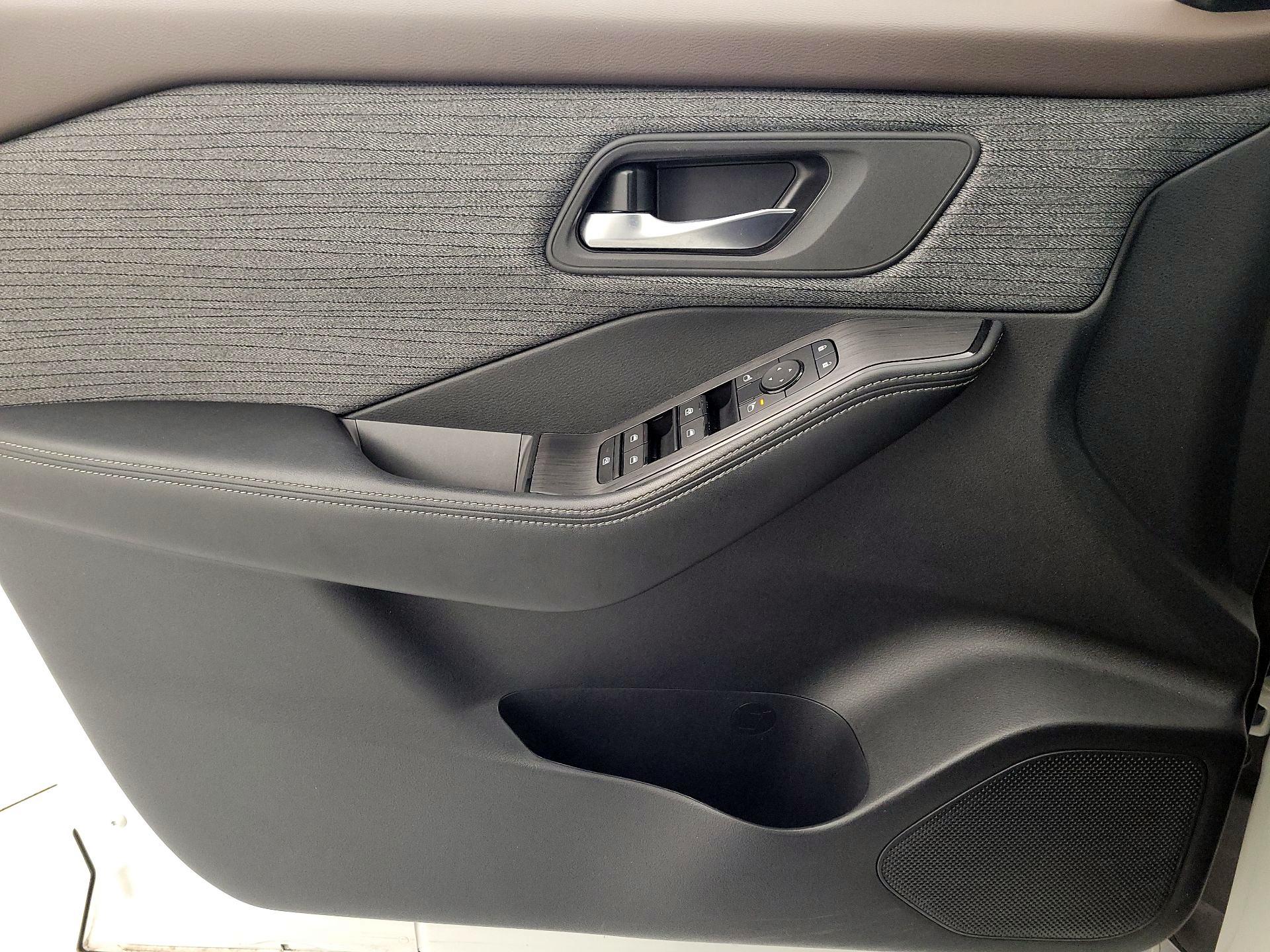 Thumbnail: 2023 Nissan Rogue - 12