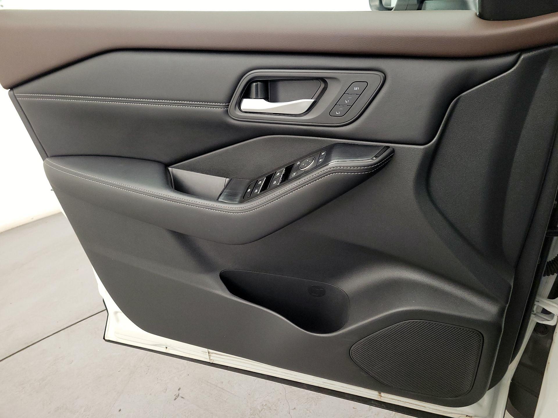 Thumbnail: 2023 Nissan Rogue - 12