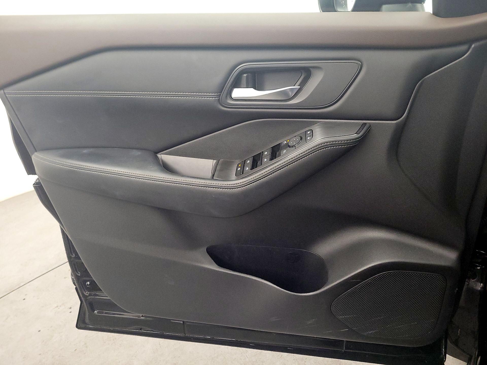 Thumbnail: 2023 Nissan Rogue - 12