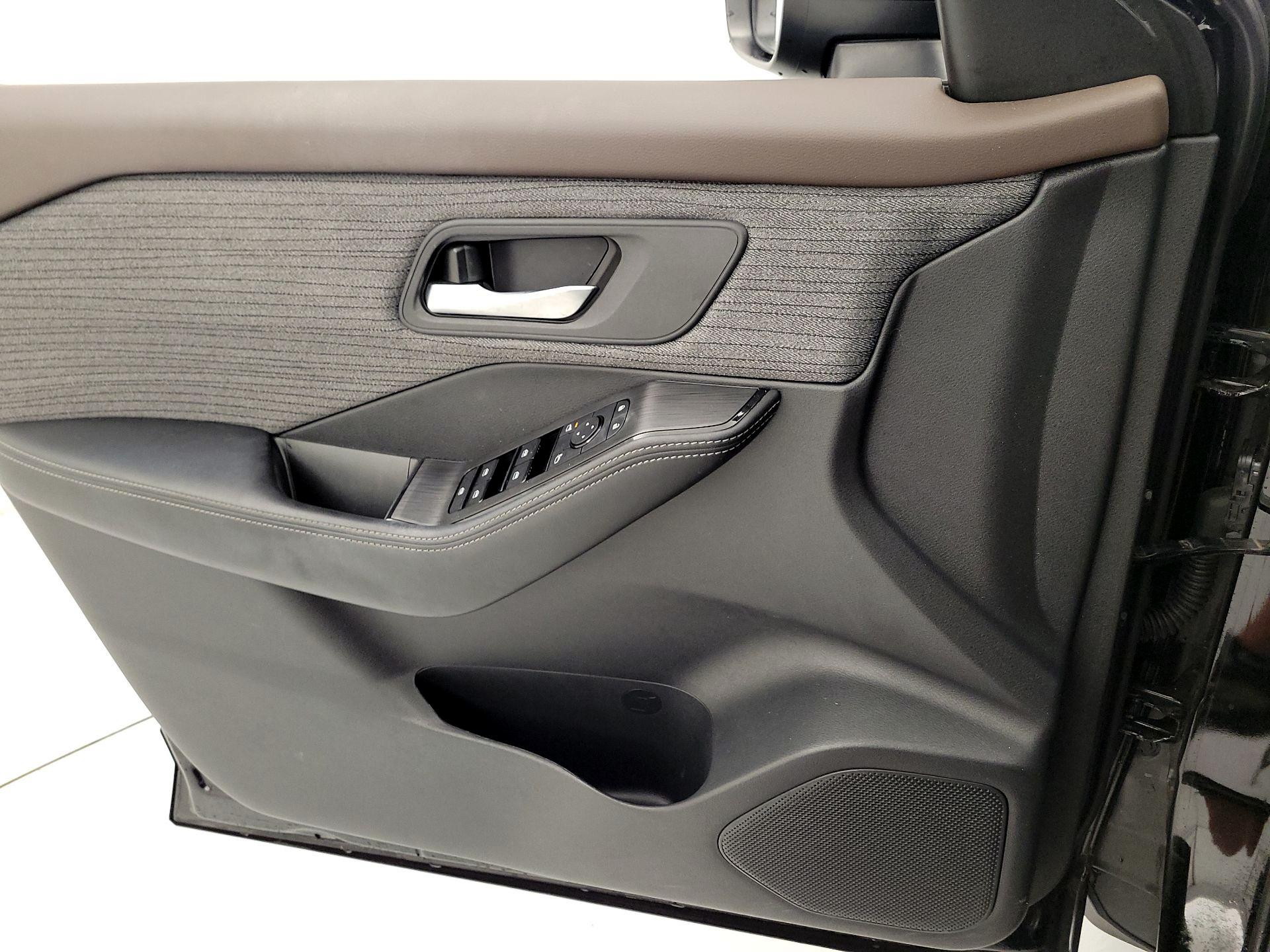 Thumbnail: 2023 Nissan Rogue - 12