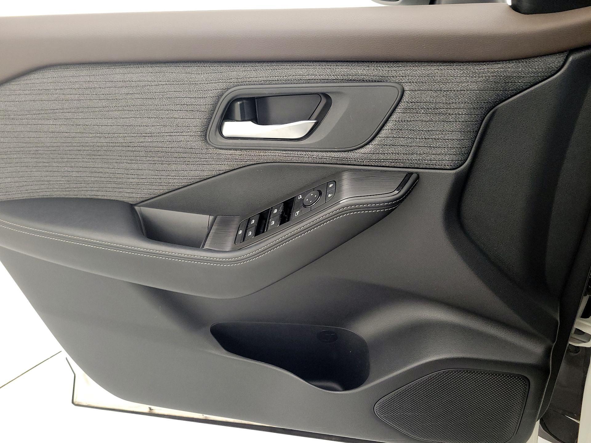 Thumbnail: 2023 Nissan Rogue - 12